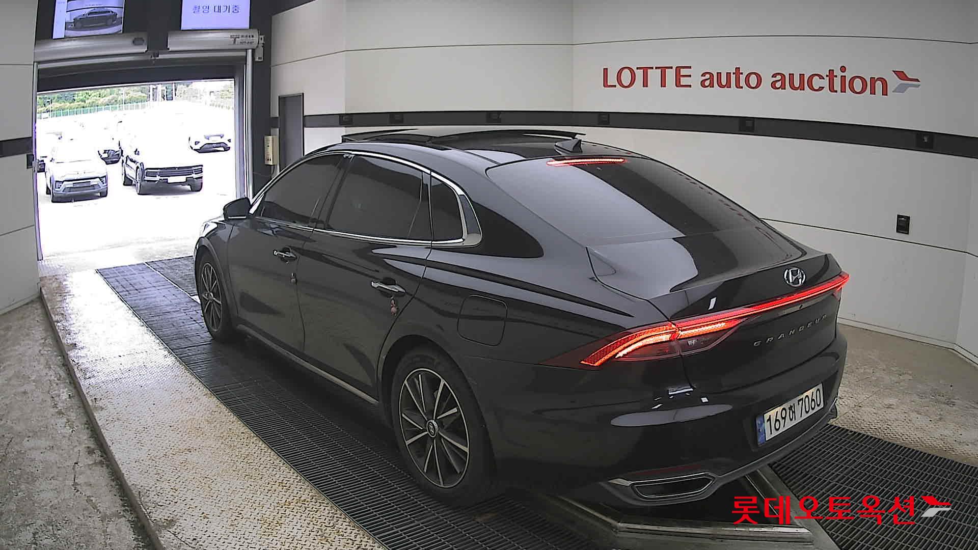 Hyundai Grandeur - 4