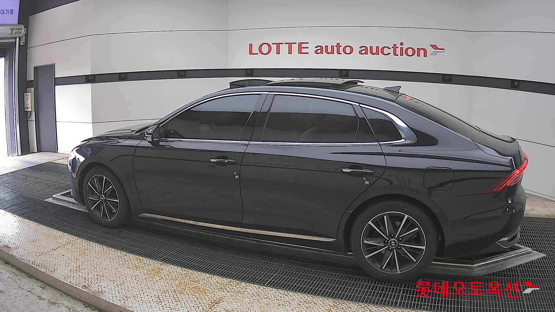 Hyundai Grandeur - 14