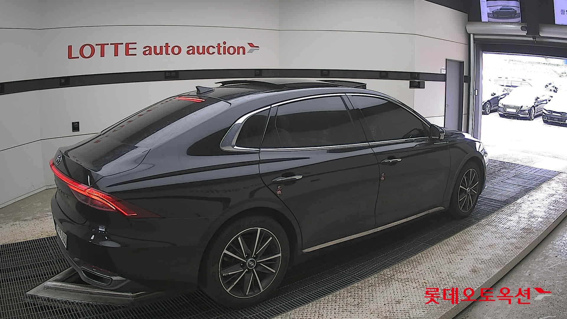 Hyundai Grandeur - 19