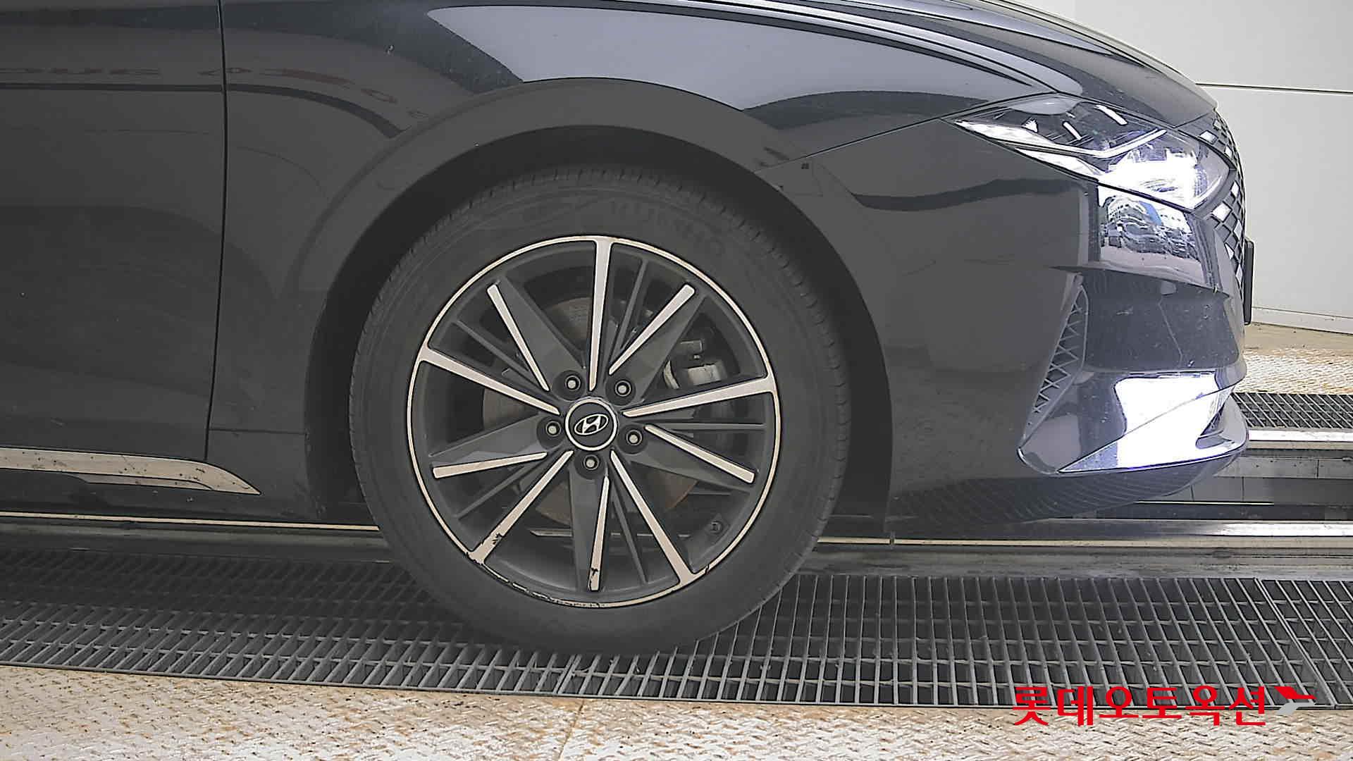Hyundai Grandeur - 27