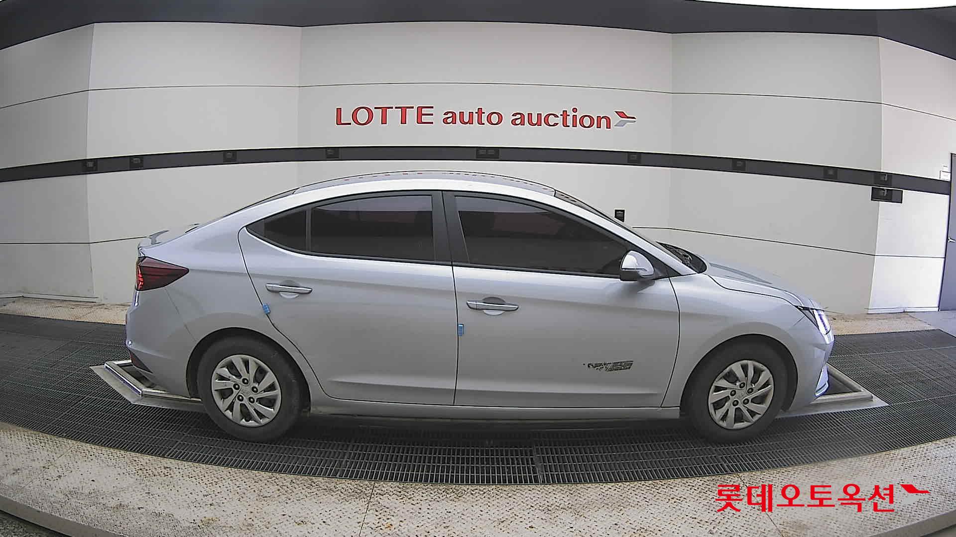 Hyundai Elantra - 21