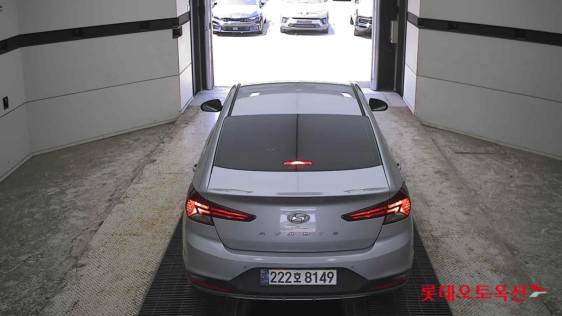 Hyundai Elantra - 17
