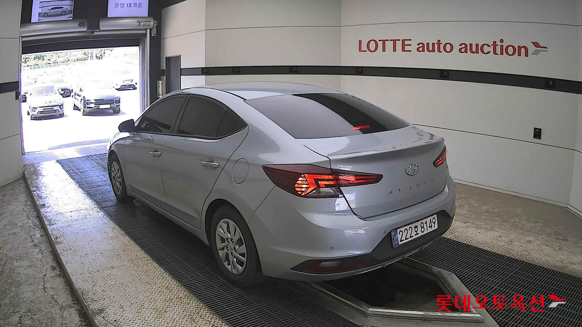Hyundai Elantra - 4
