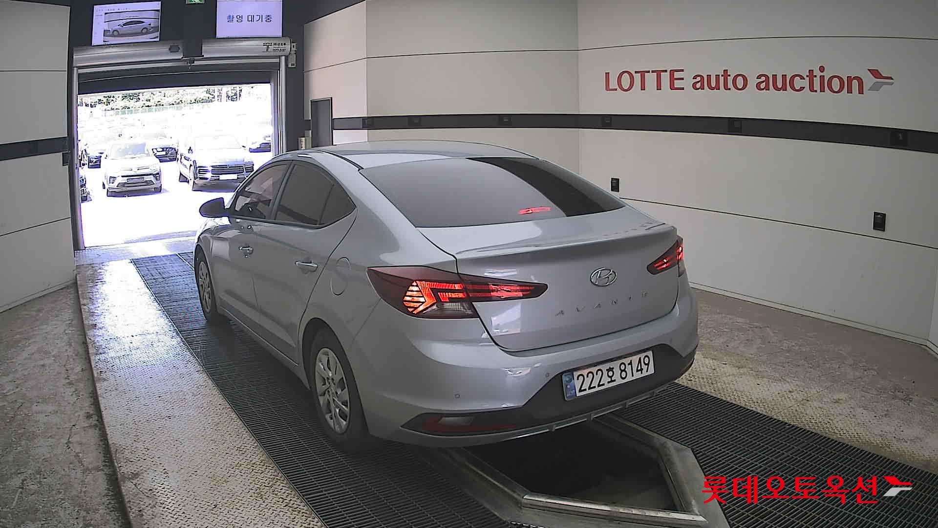 Hyundai Elantra - 16