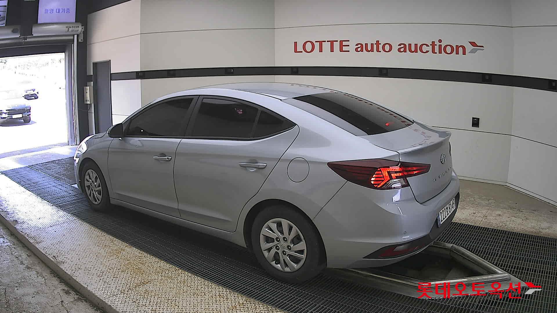 Hyundai Elantra - 15