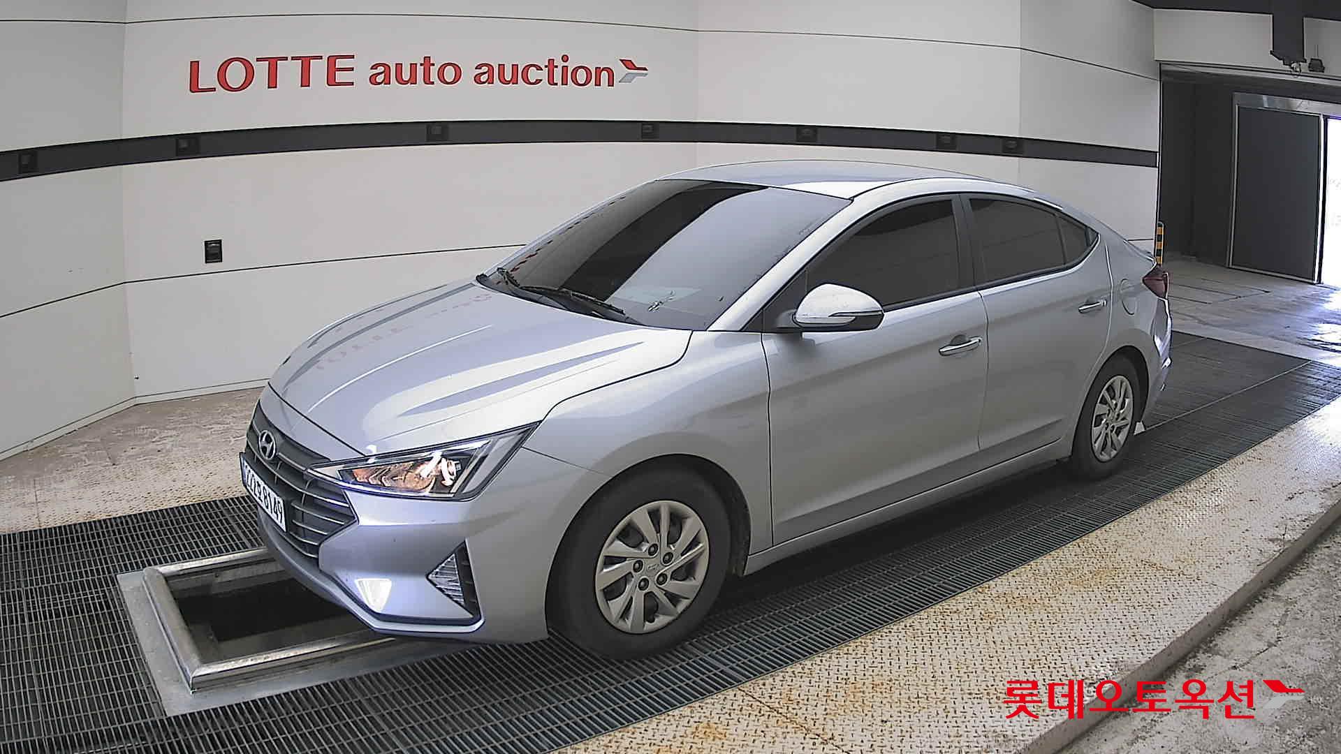 Hyundai Elantra - 11