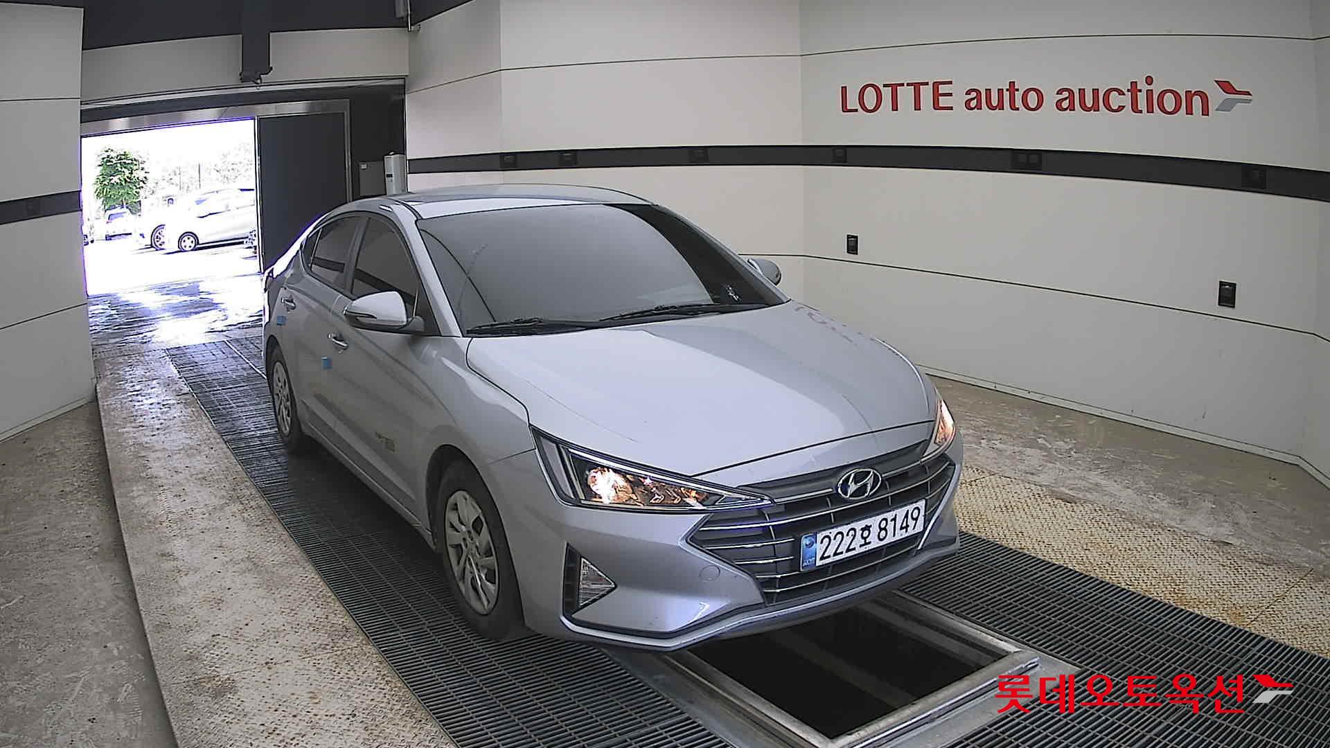 Hyundai Elantra - 24