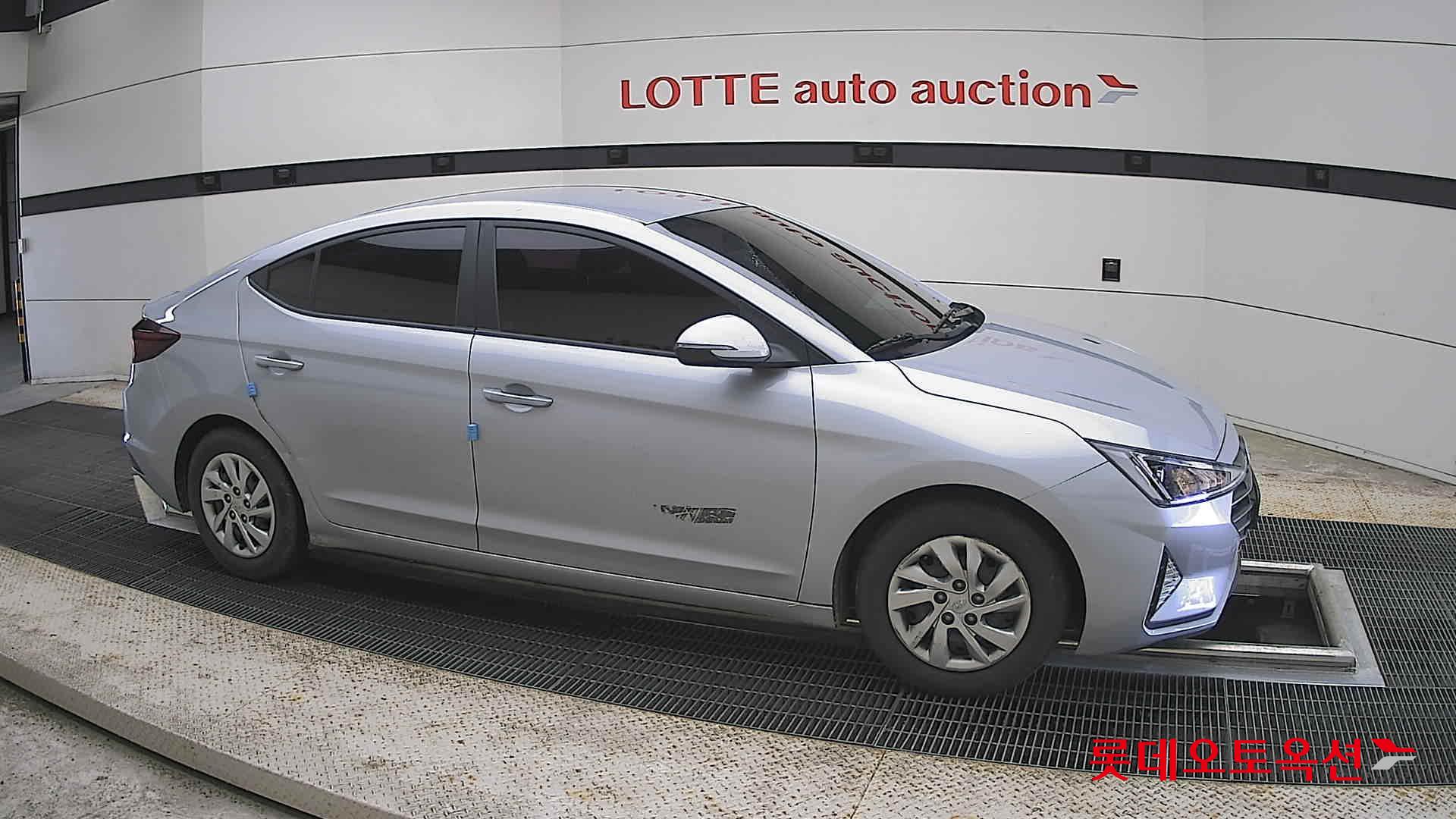 Hyundai Elantra - 22