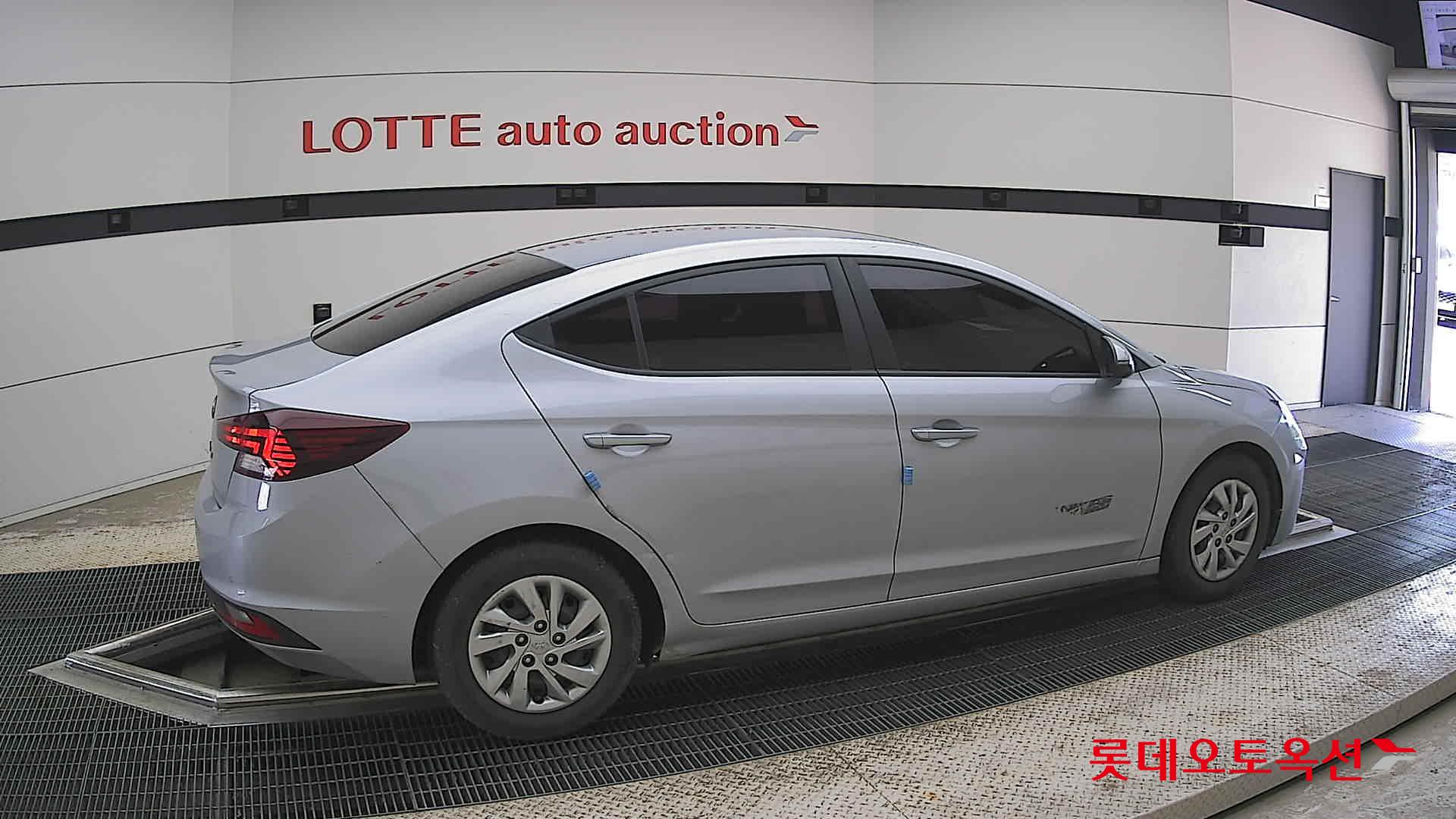 Hyundai Elantra - 20