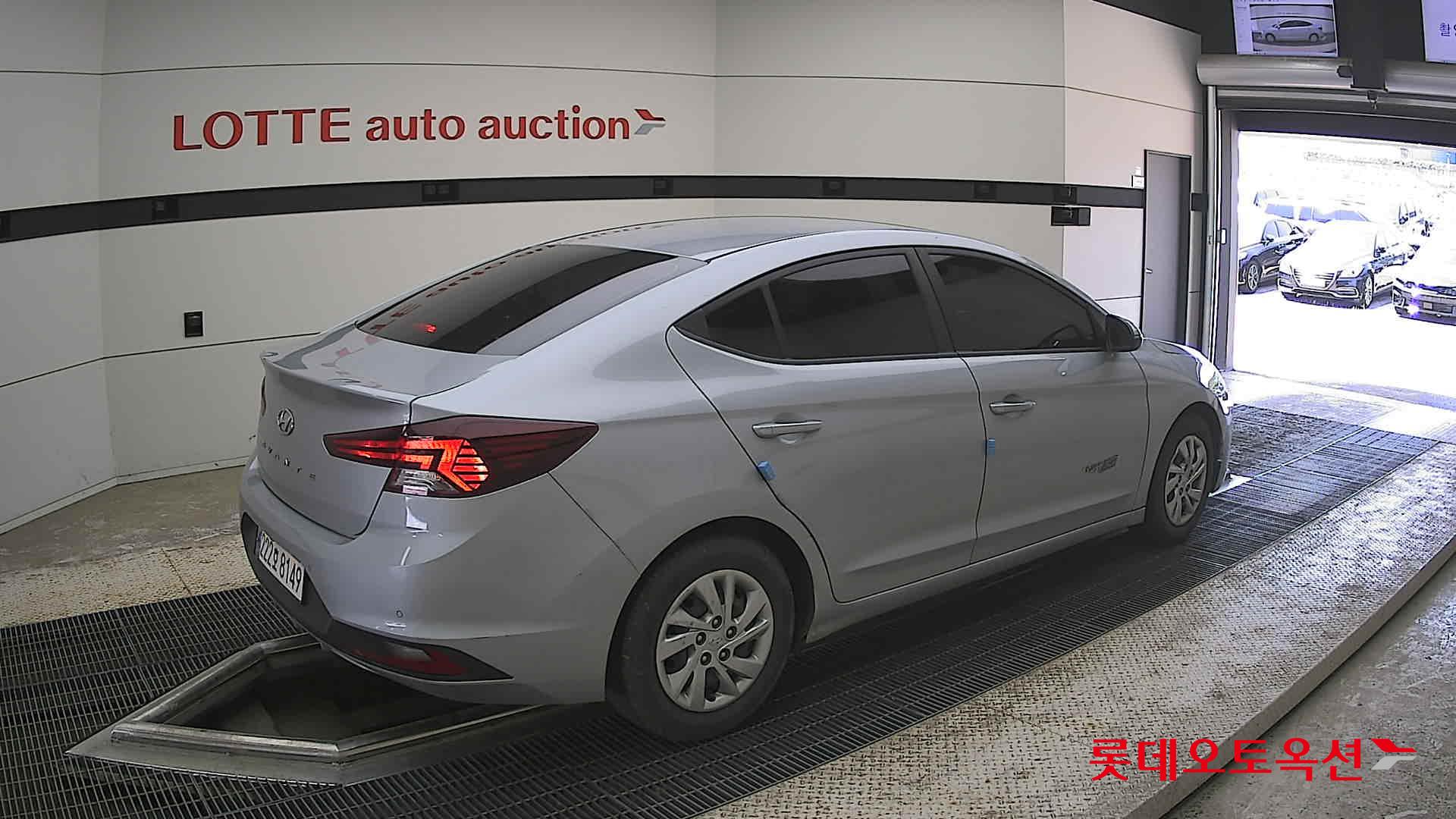 Hyundai Elantra - 19