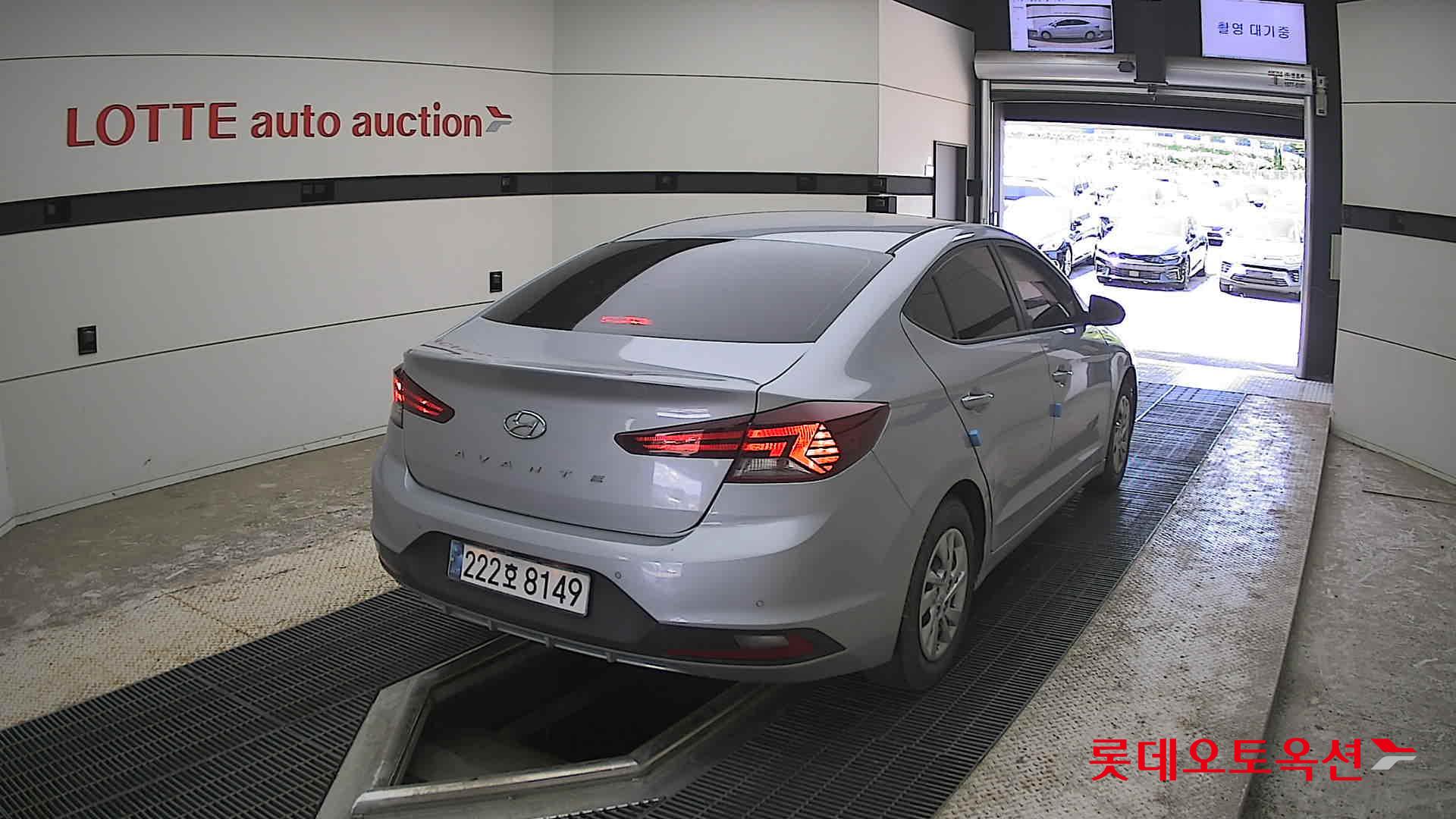 Hyundai Elantra - 18