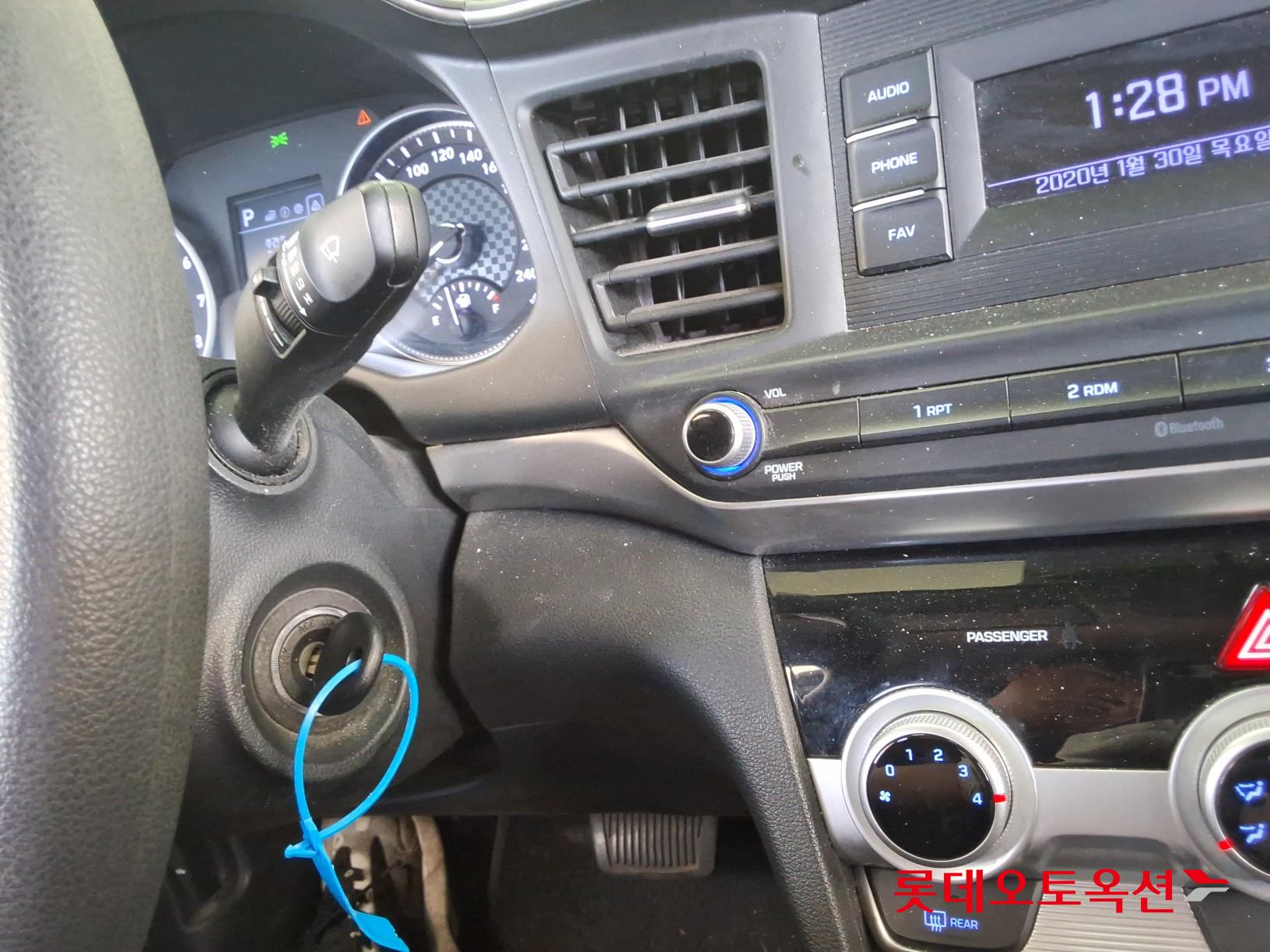 Hyundai Elantra - 34