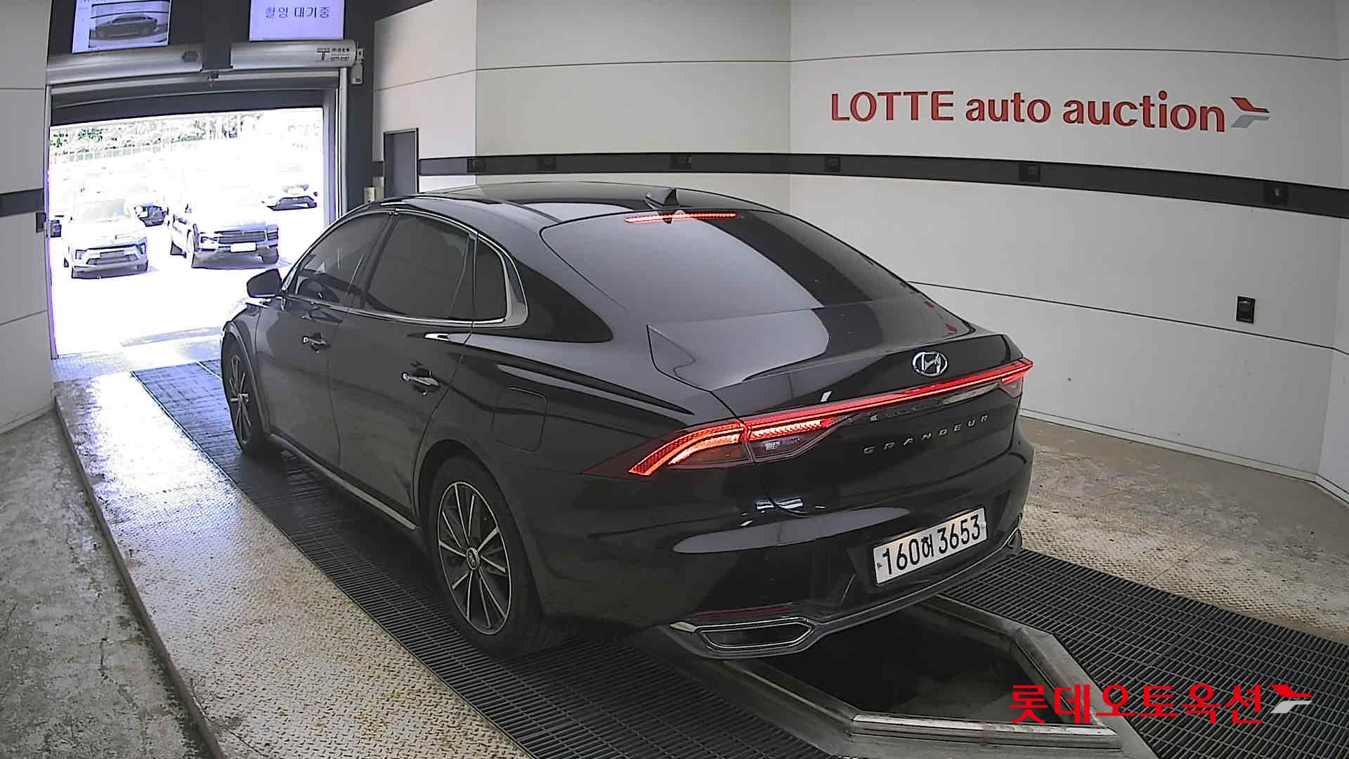 Hyundai Grandeur - 4