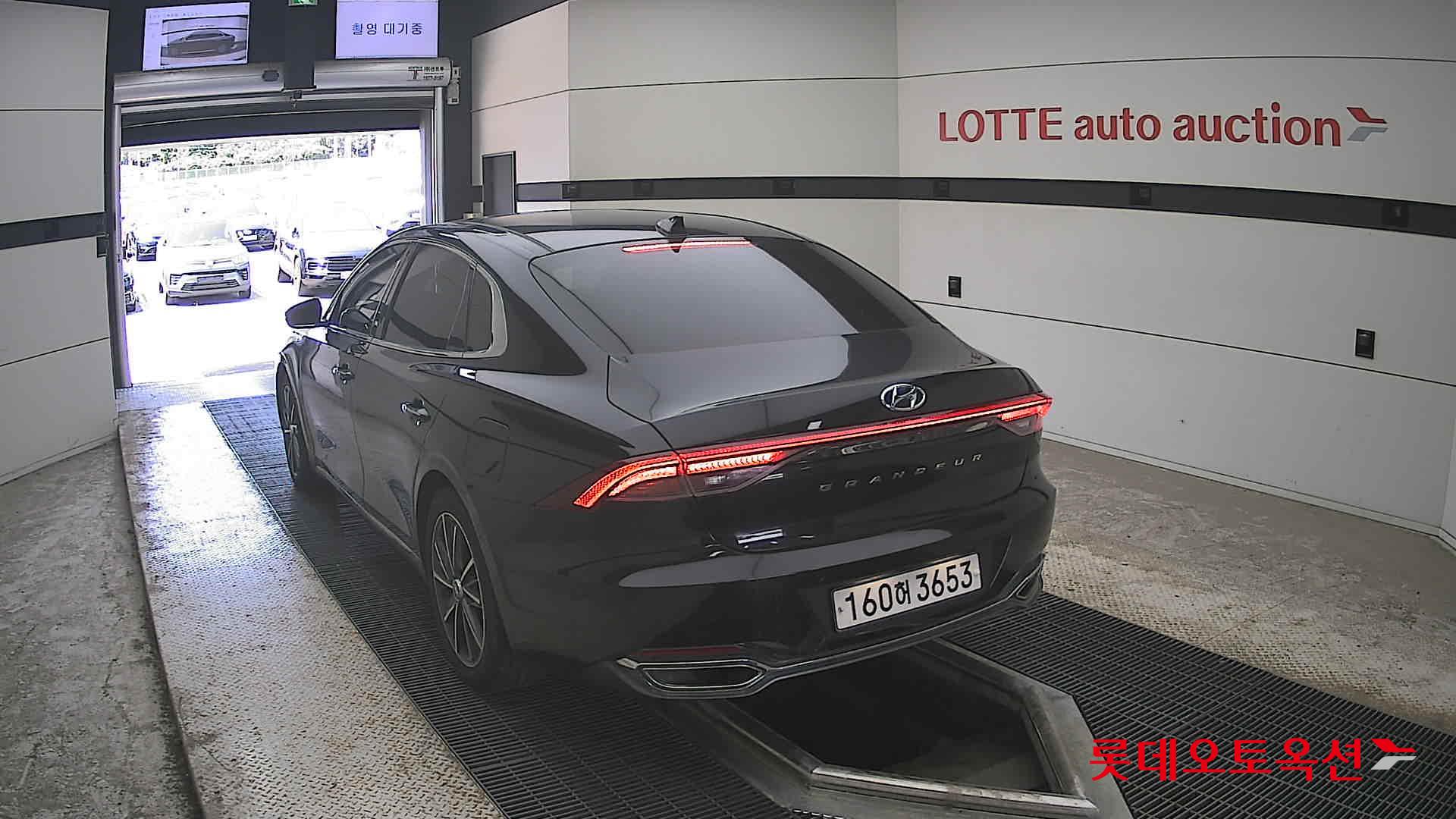 Hyundai Grandeur - 16