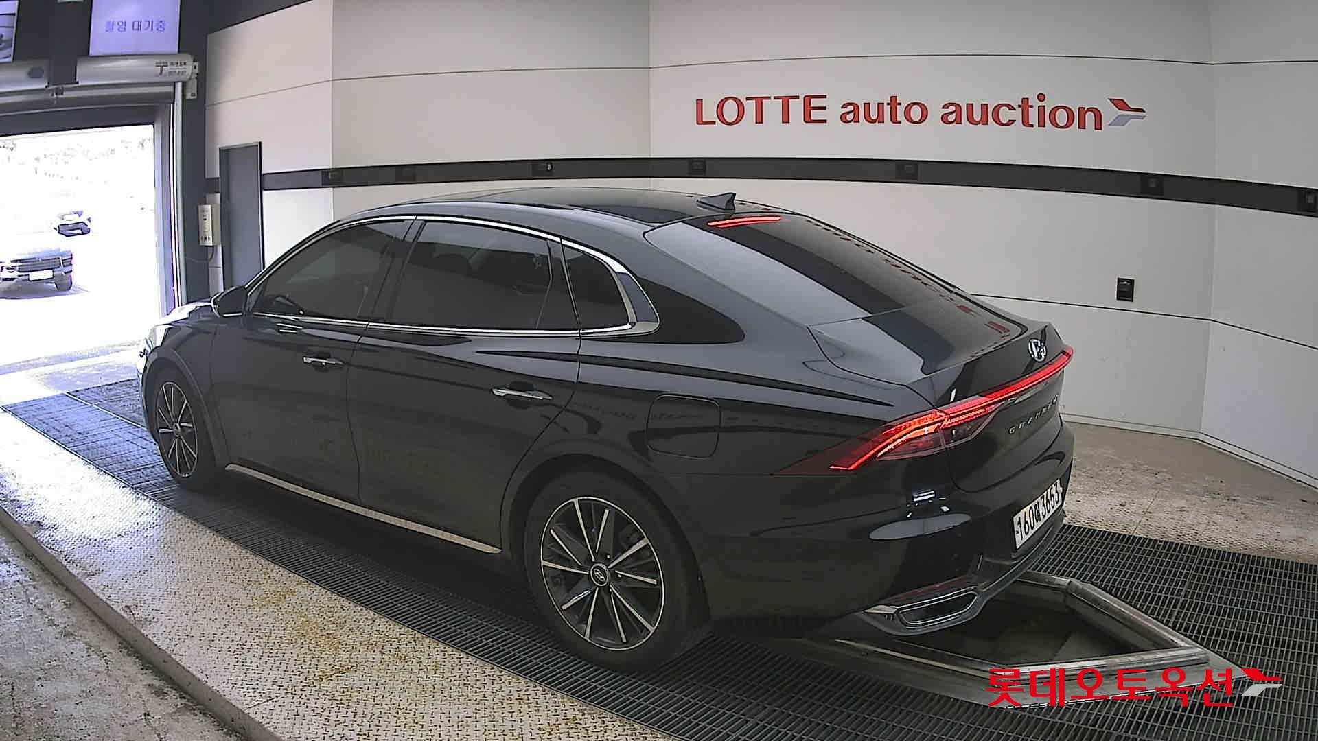 Hyundai Grandeur - 15