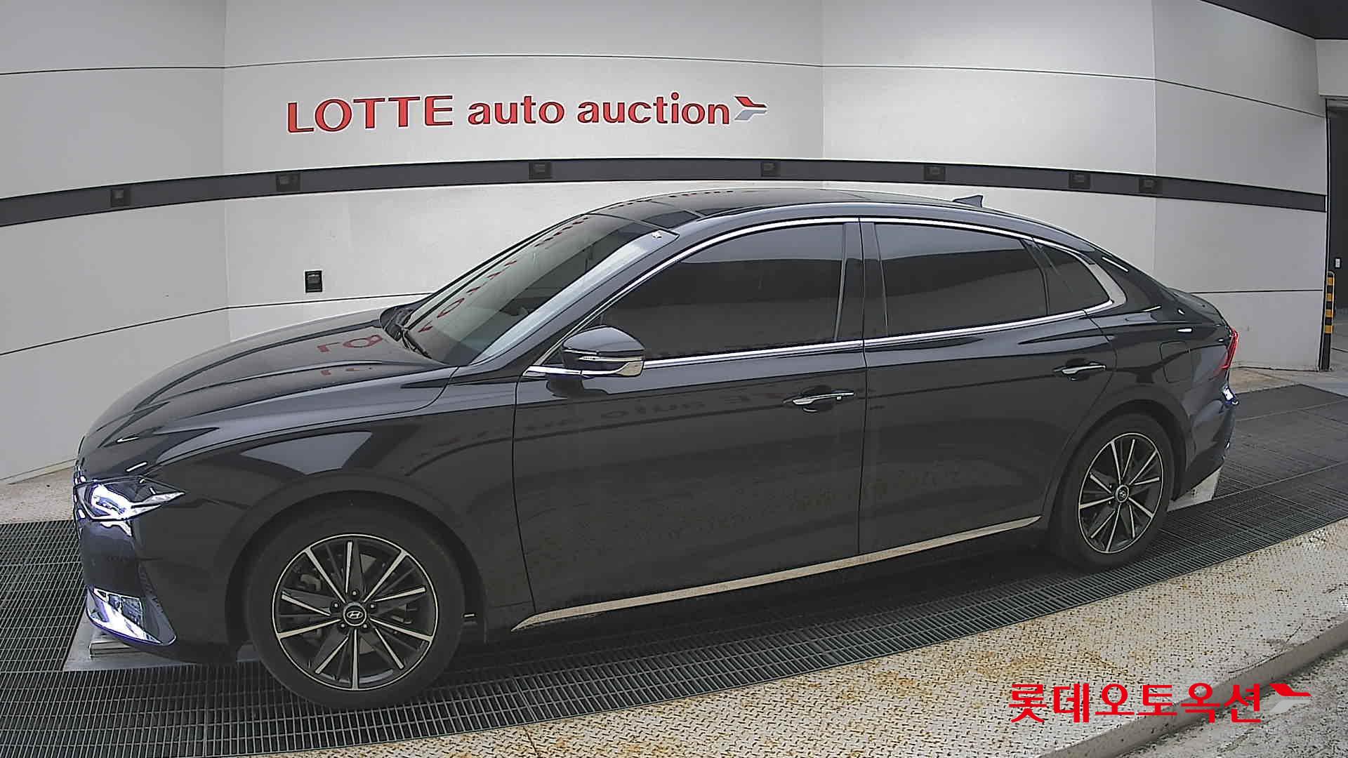 Hyundai Grandeur - 12
