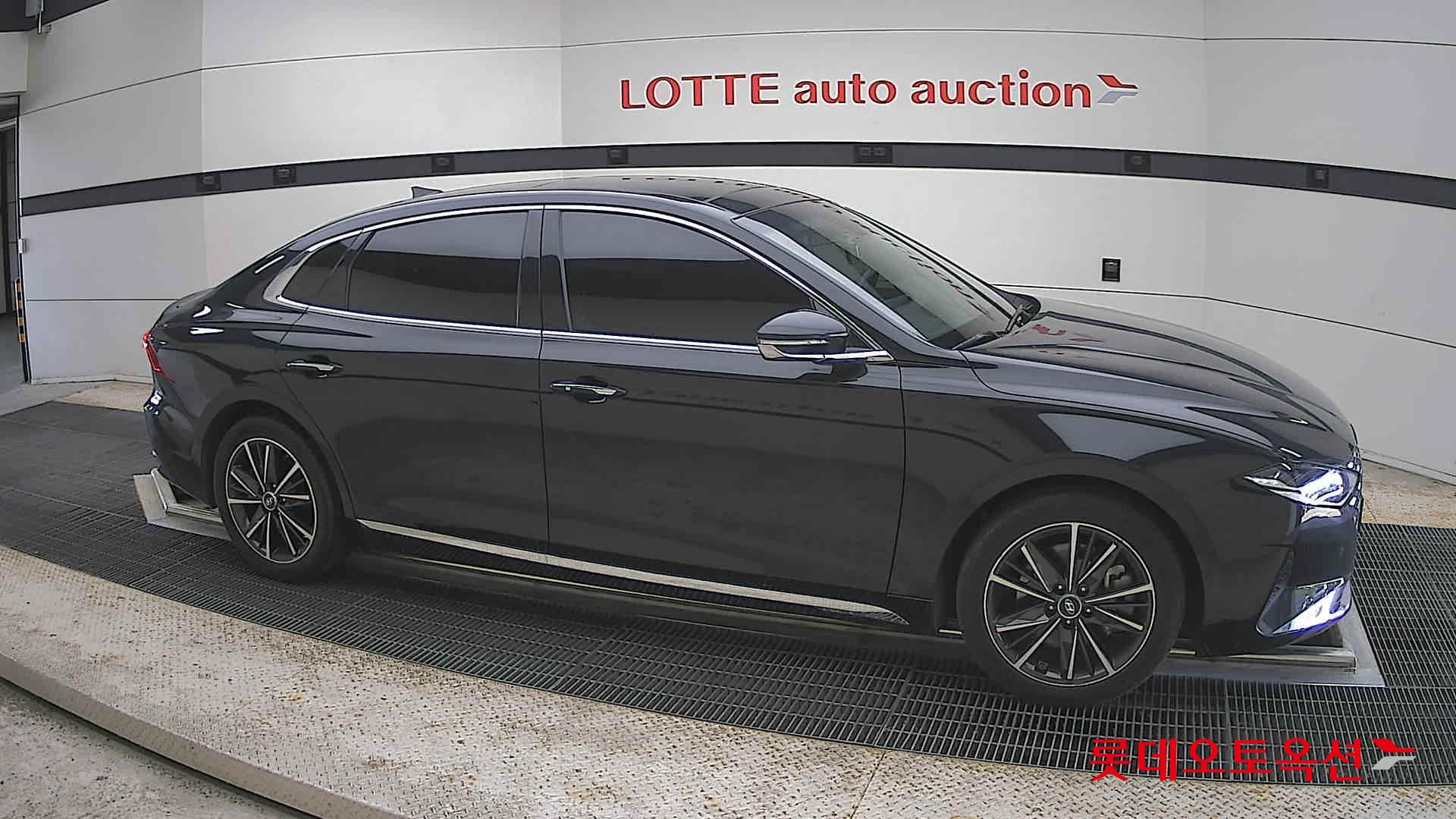 Hyundai Grandeur - 22