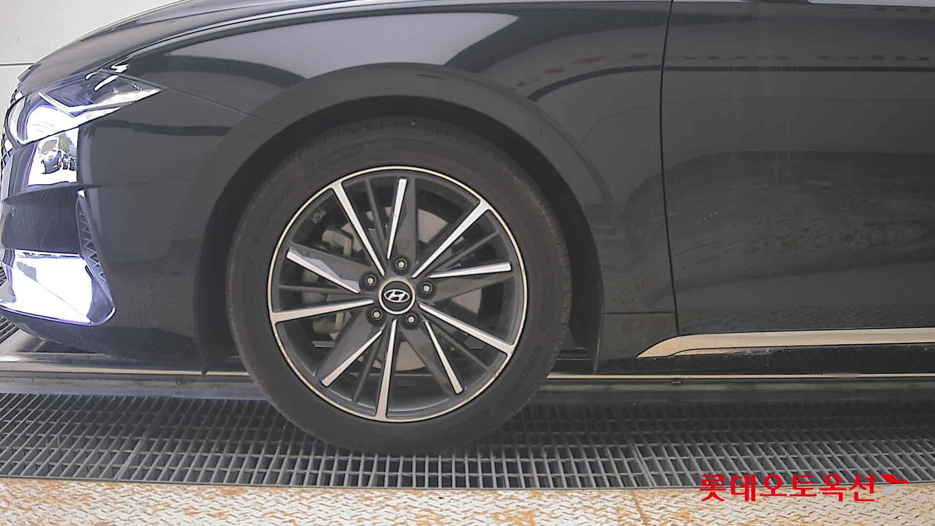 Hyundai Grandeur - 25