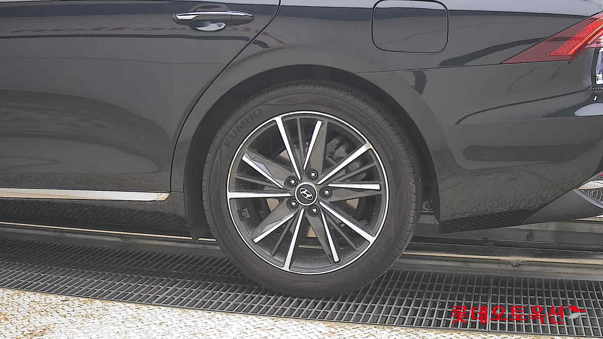 Hyundai Grandeur - 26