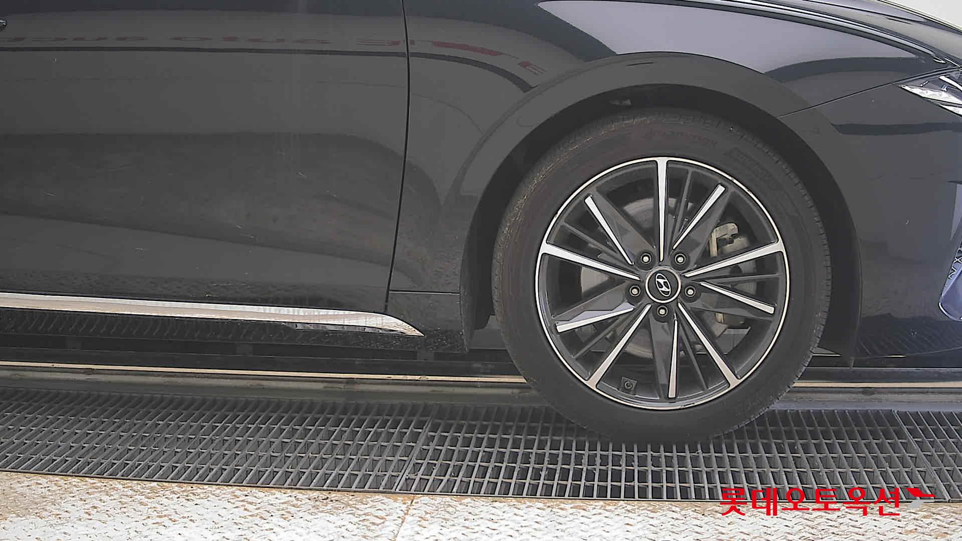 Hyundai Grandeur - 27