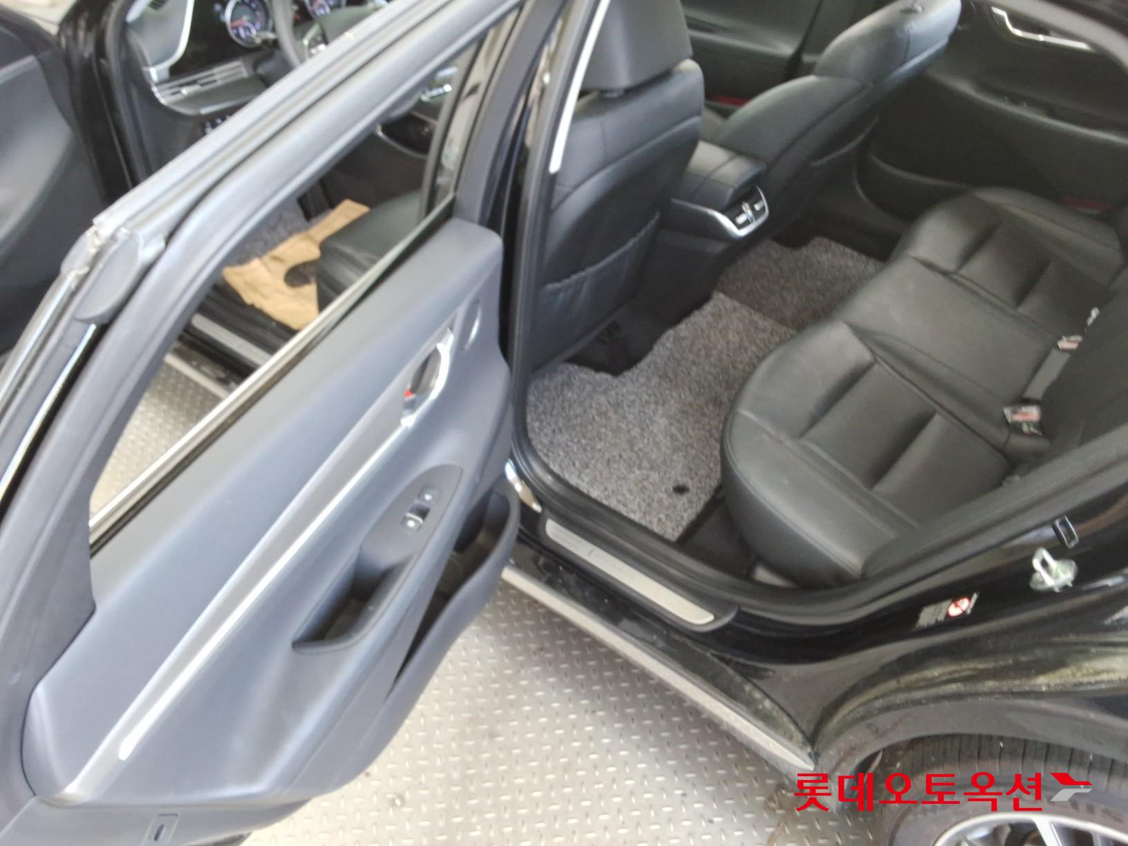 Hyundai Grandeur - 38