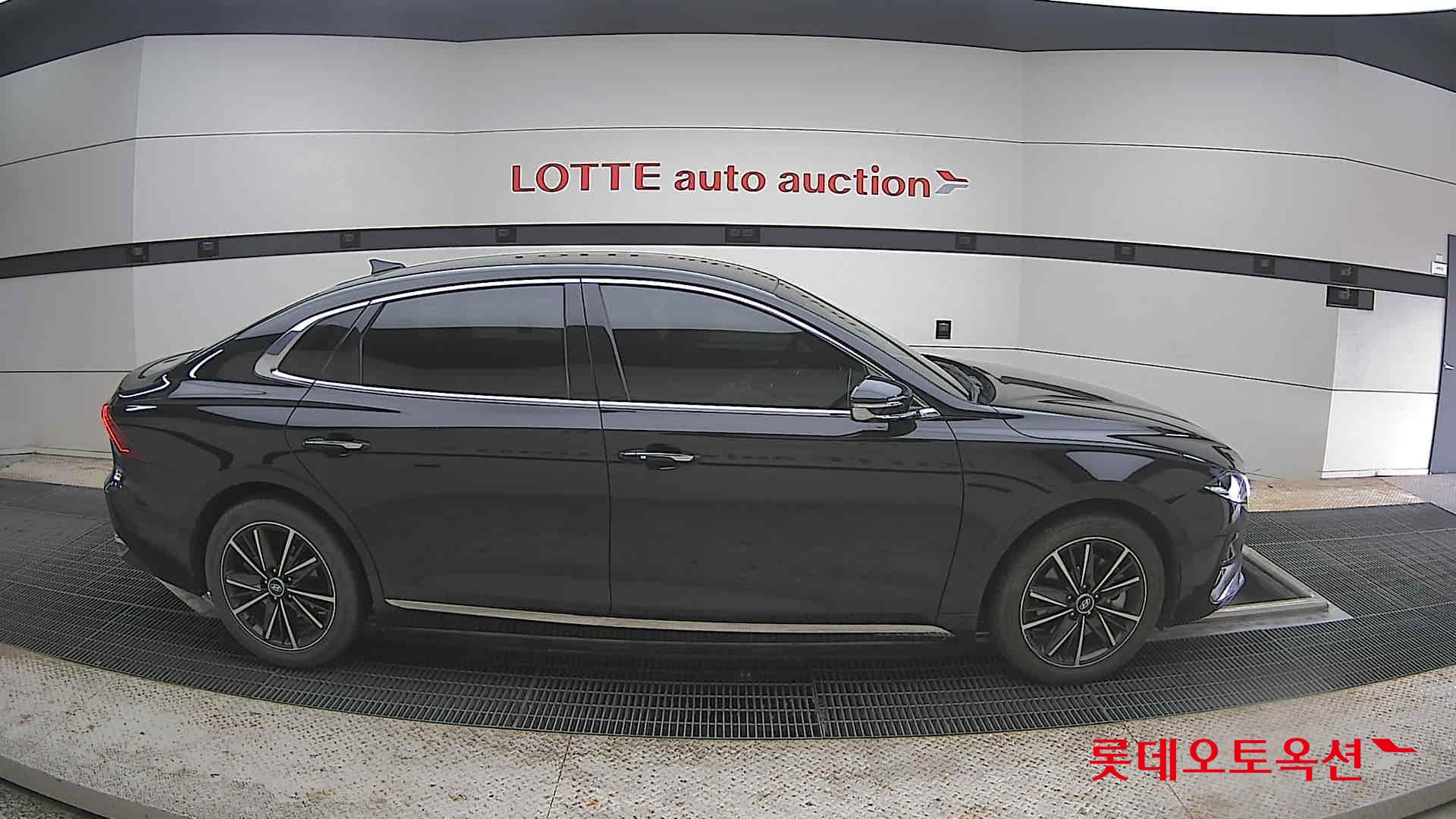 Hyundai Grandeur - 21