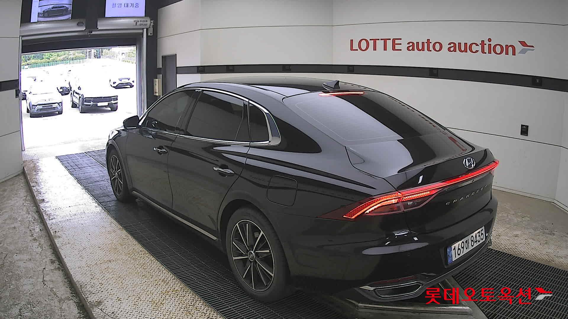 Hyundai Grandeur - 4