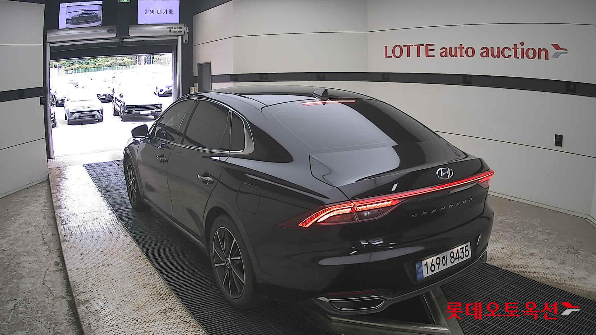 Hyundai Grandeur - 16