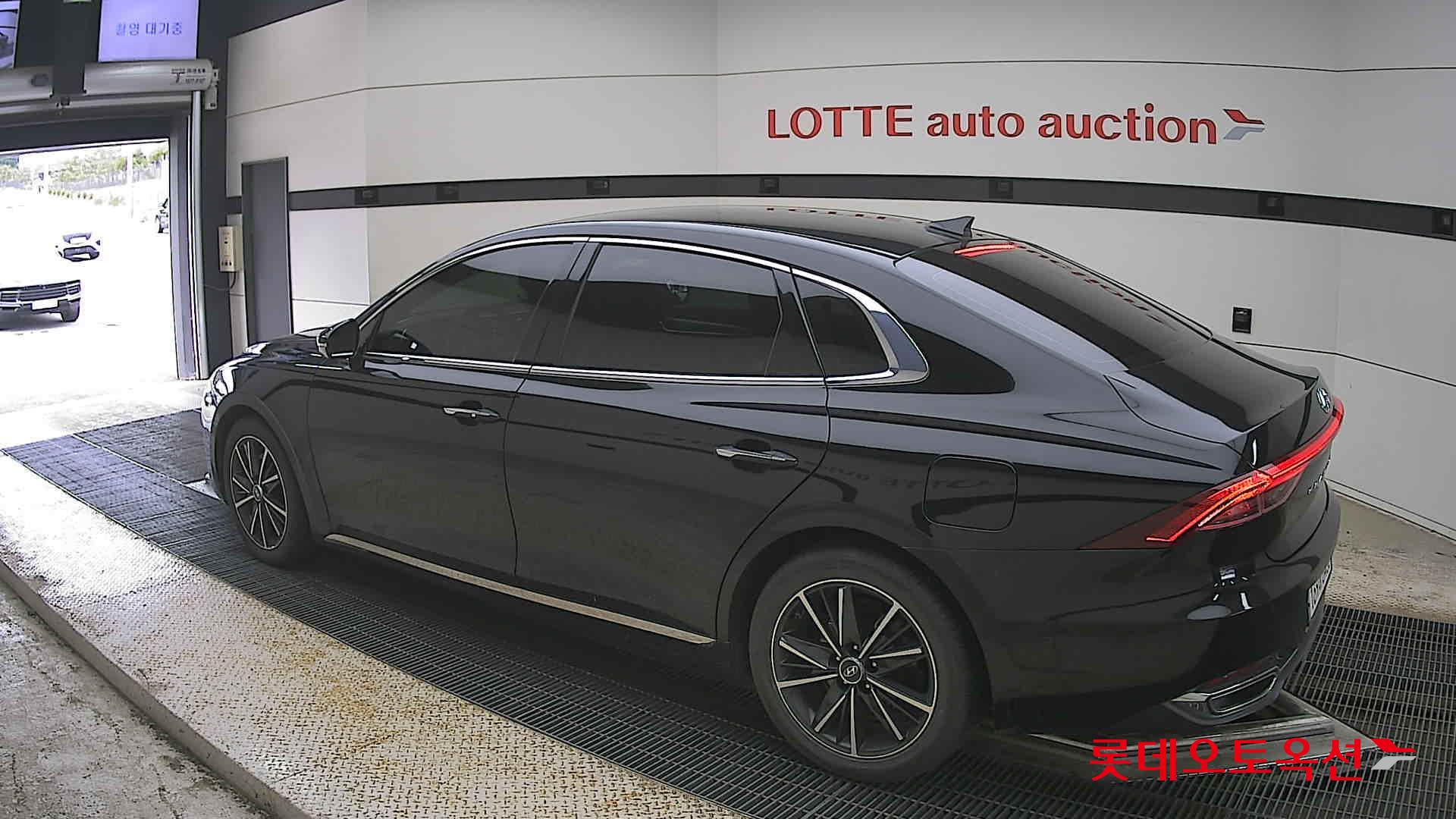 Hyundai Grandeur - 15
