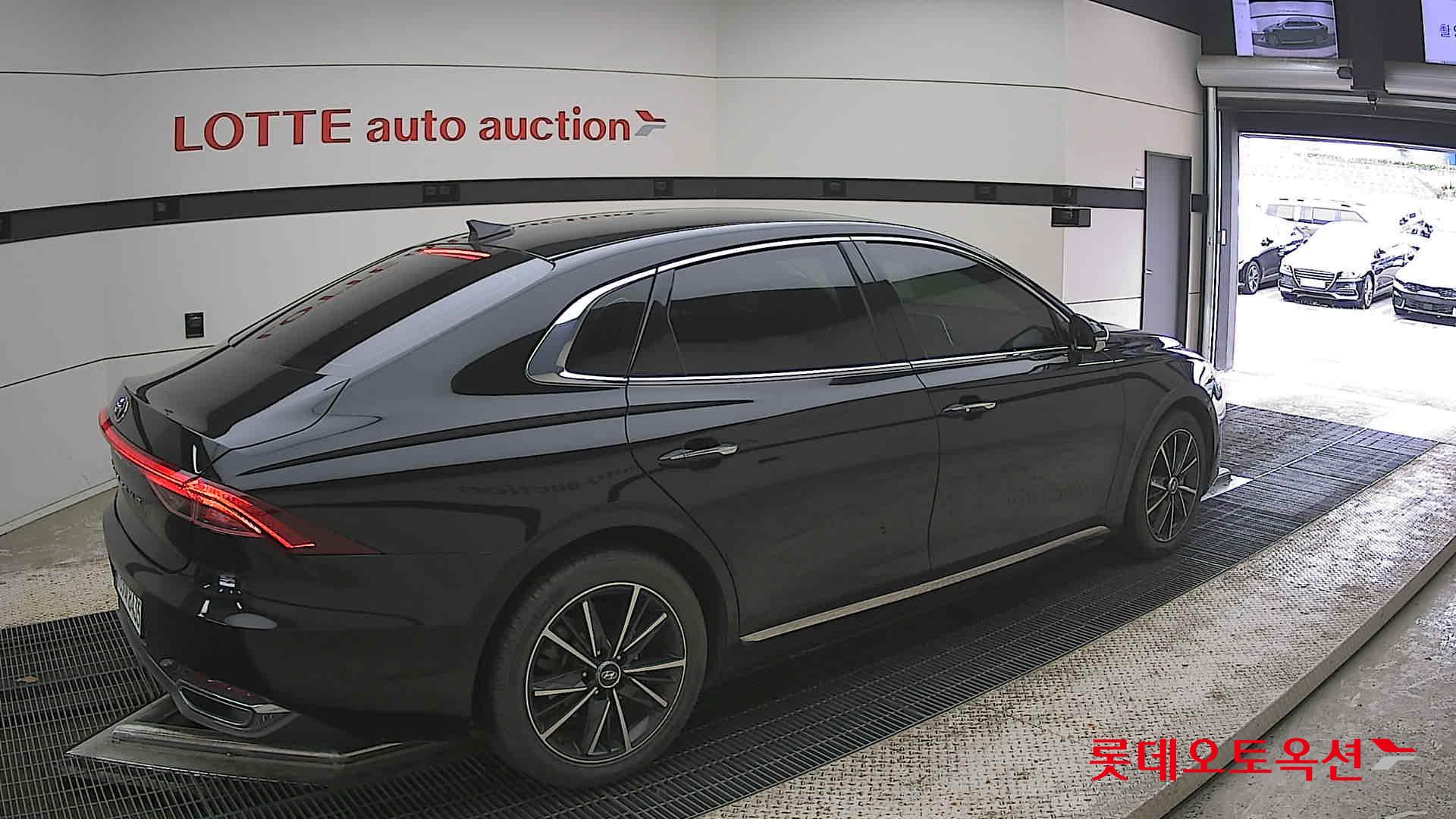 Hyundai Grandeur - 19