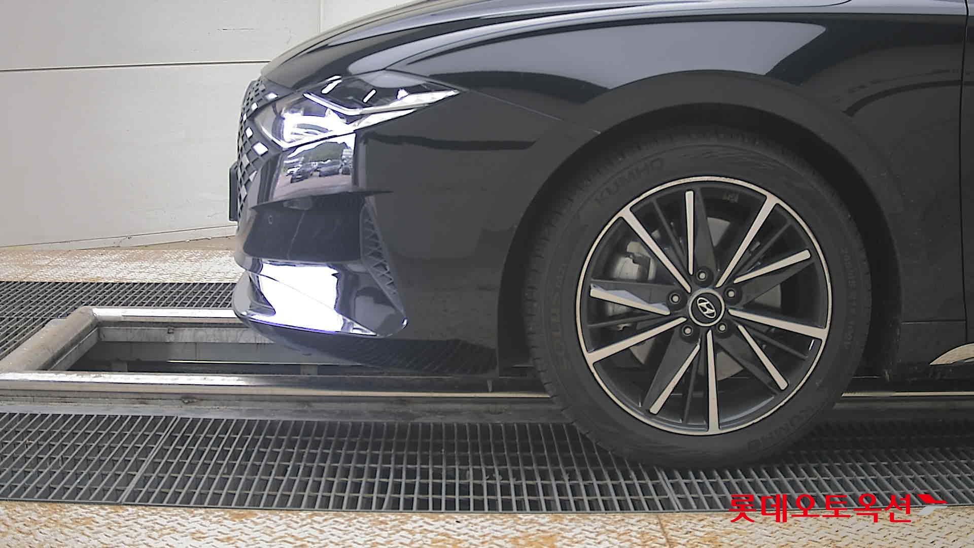 Hyundai Grandeur - 25