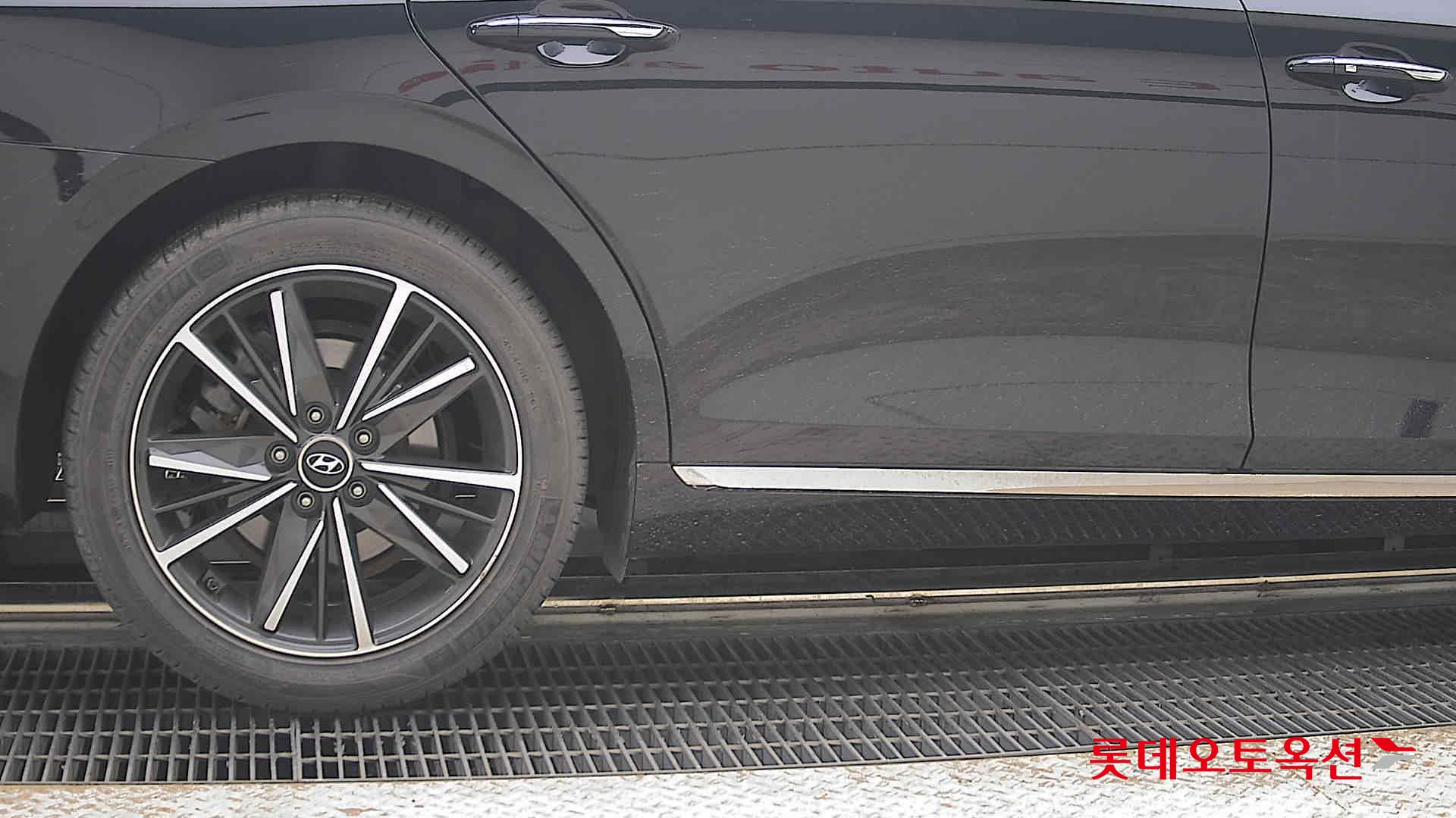 Hyundai Grandeur - 28