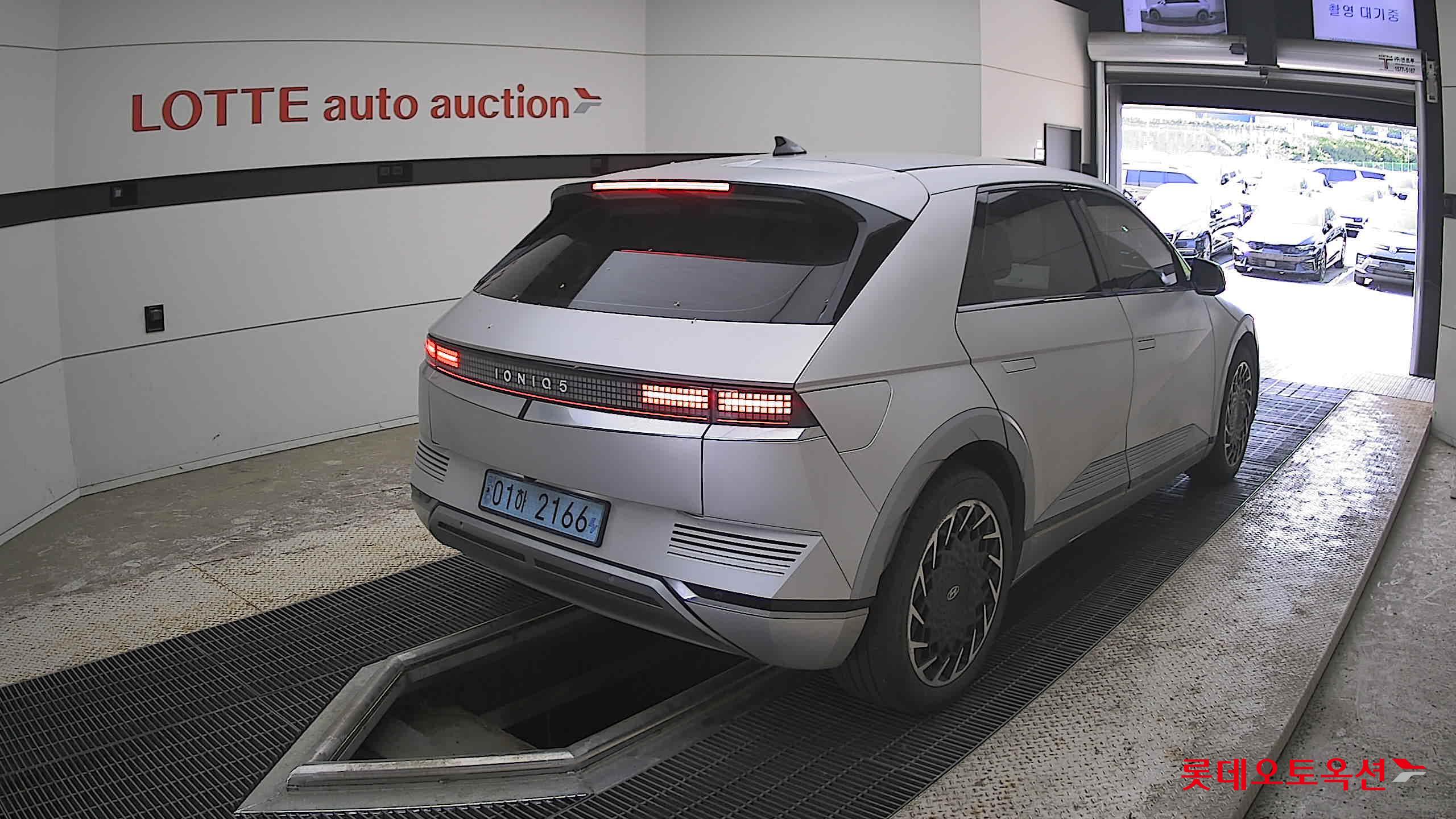 Hyundai Ioniq 5 - 5