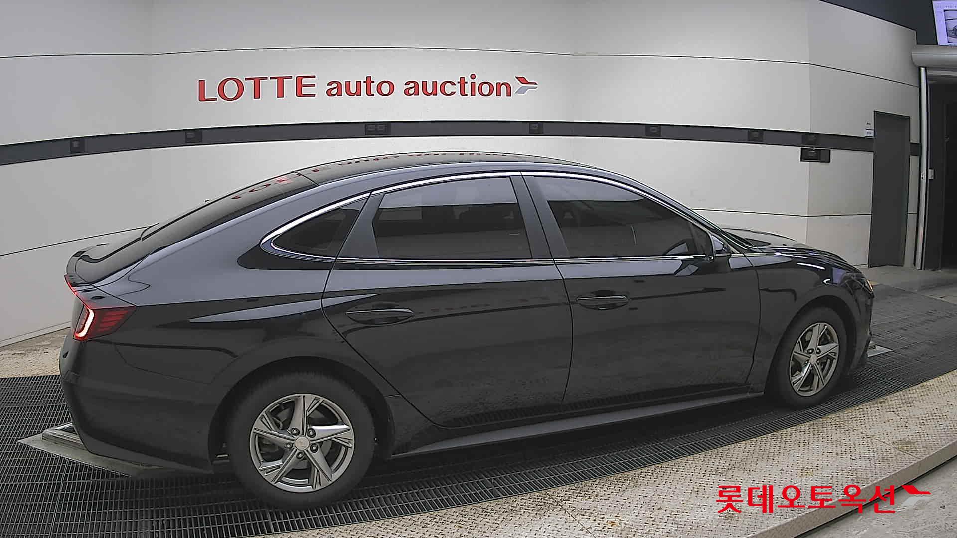 Hyundai Sonata - 20