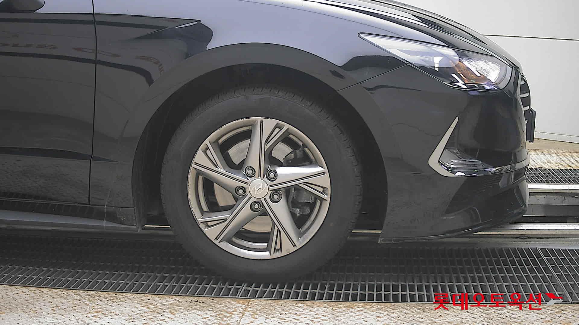Hyundai Sonata - 27