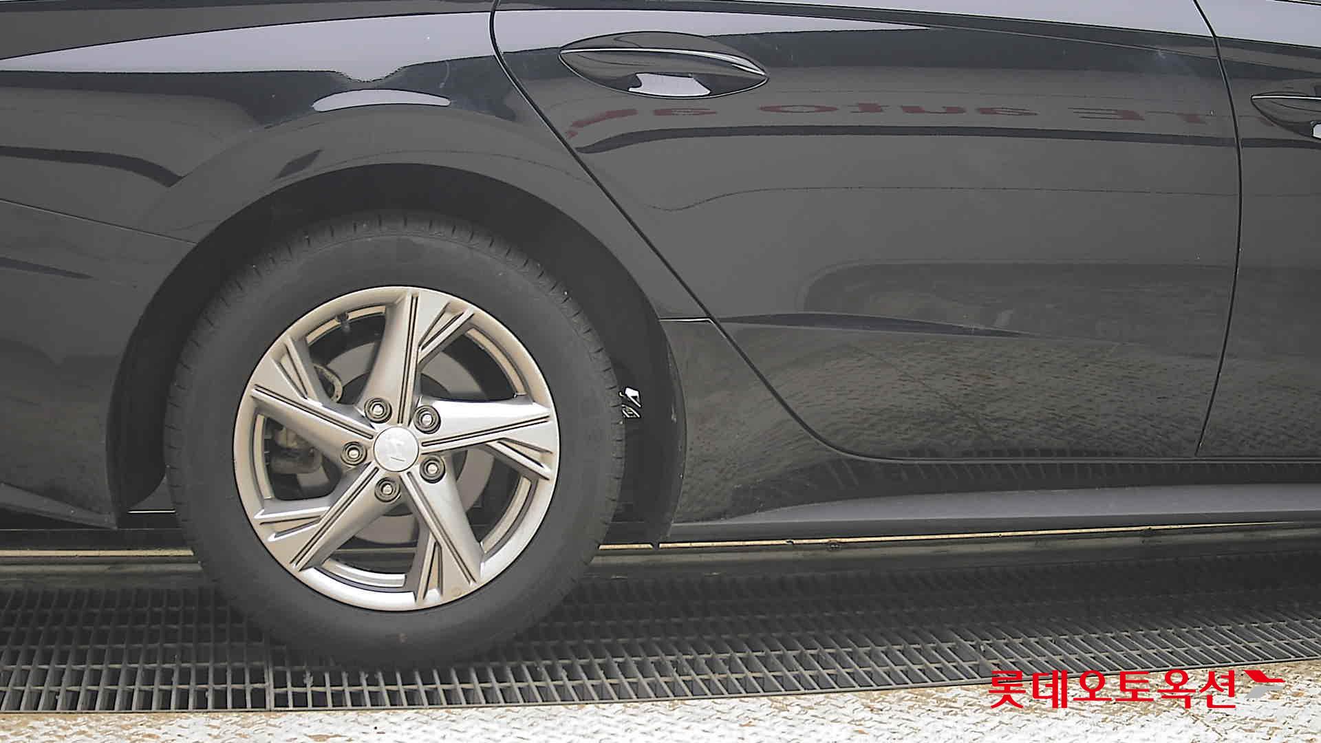 Hyundai Sonata - 28