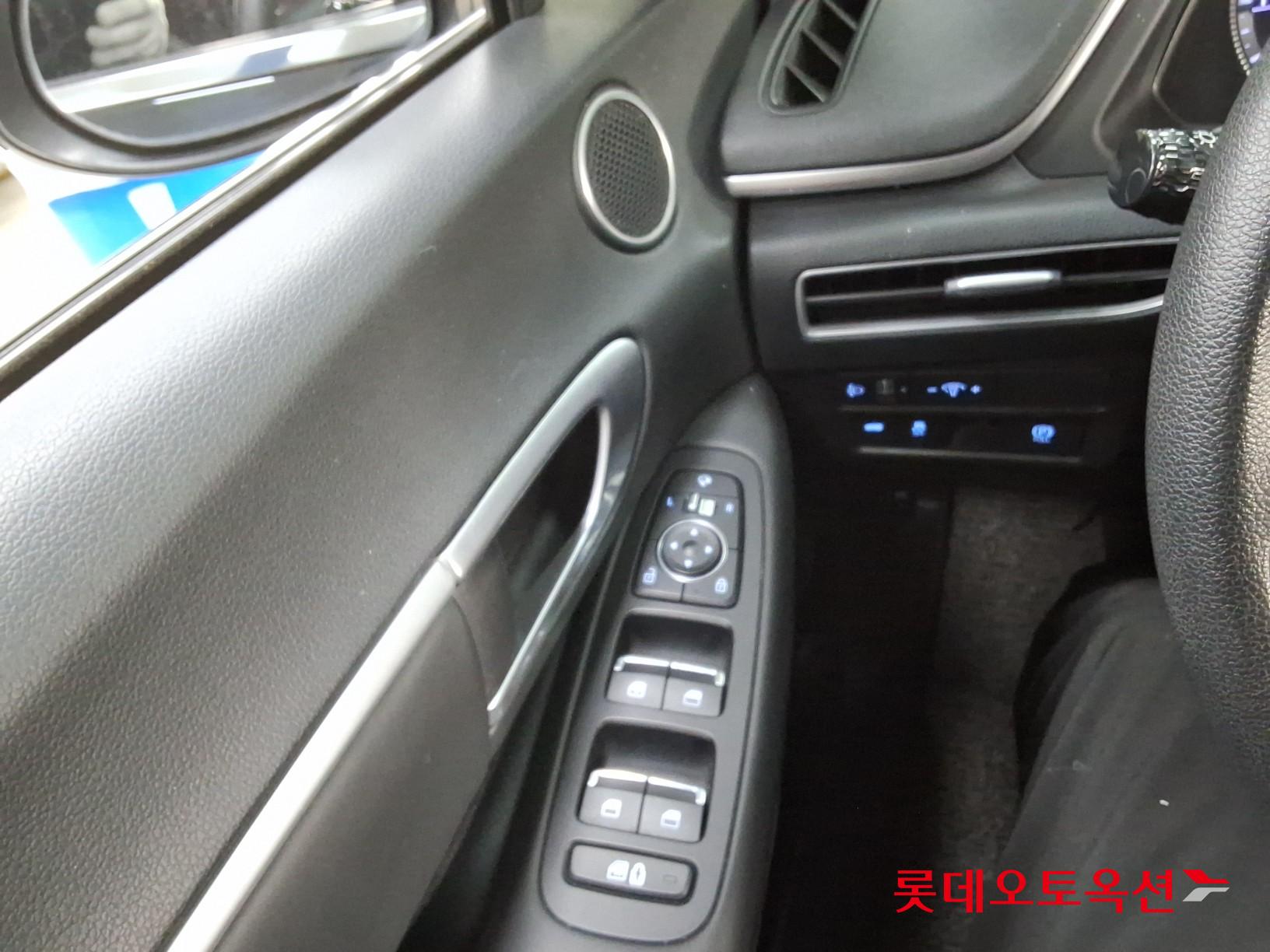 Hyundai Sonata - 29