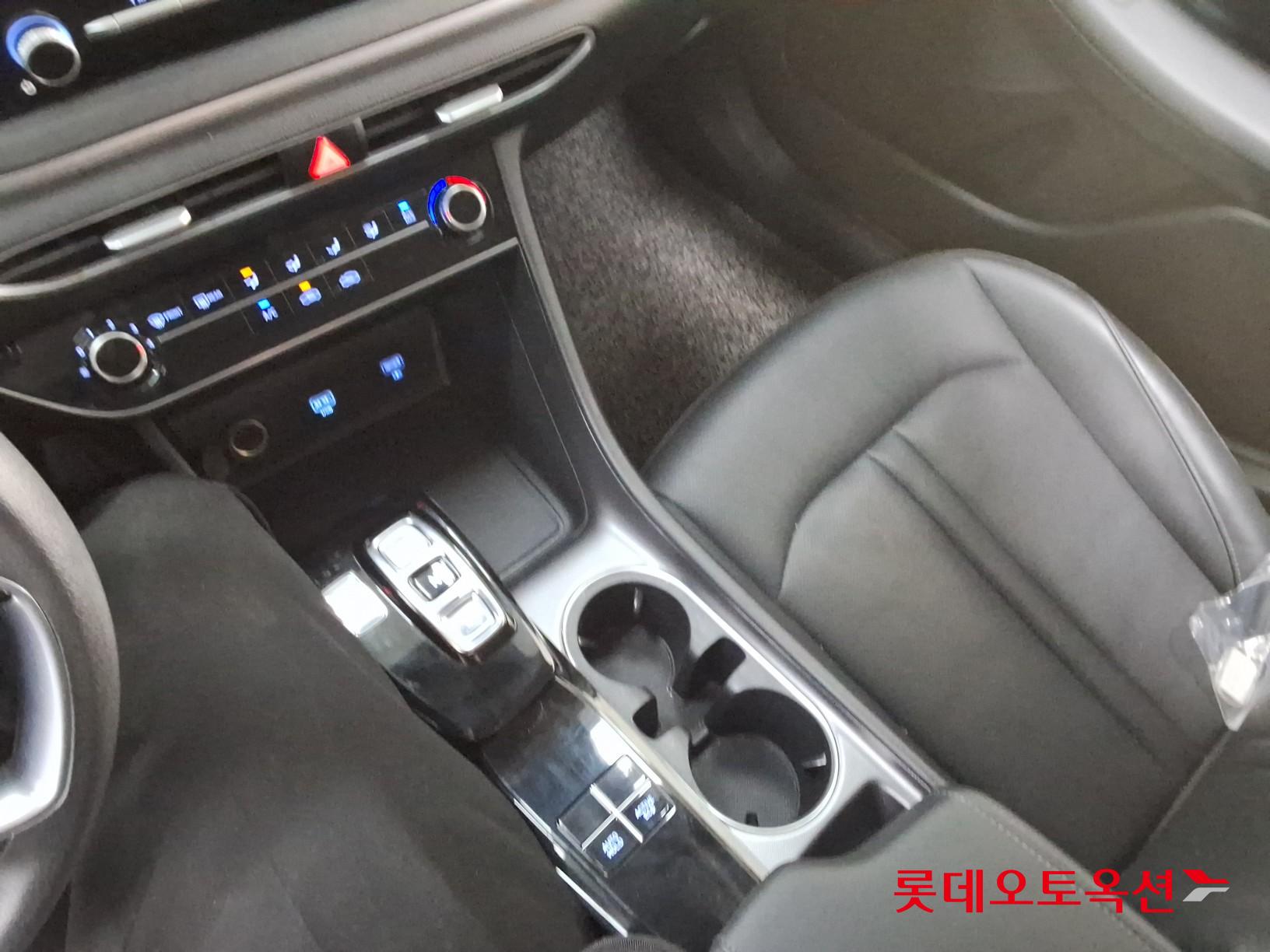 Hyundai Sonata - 33