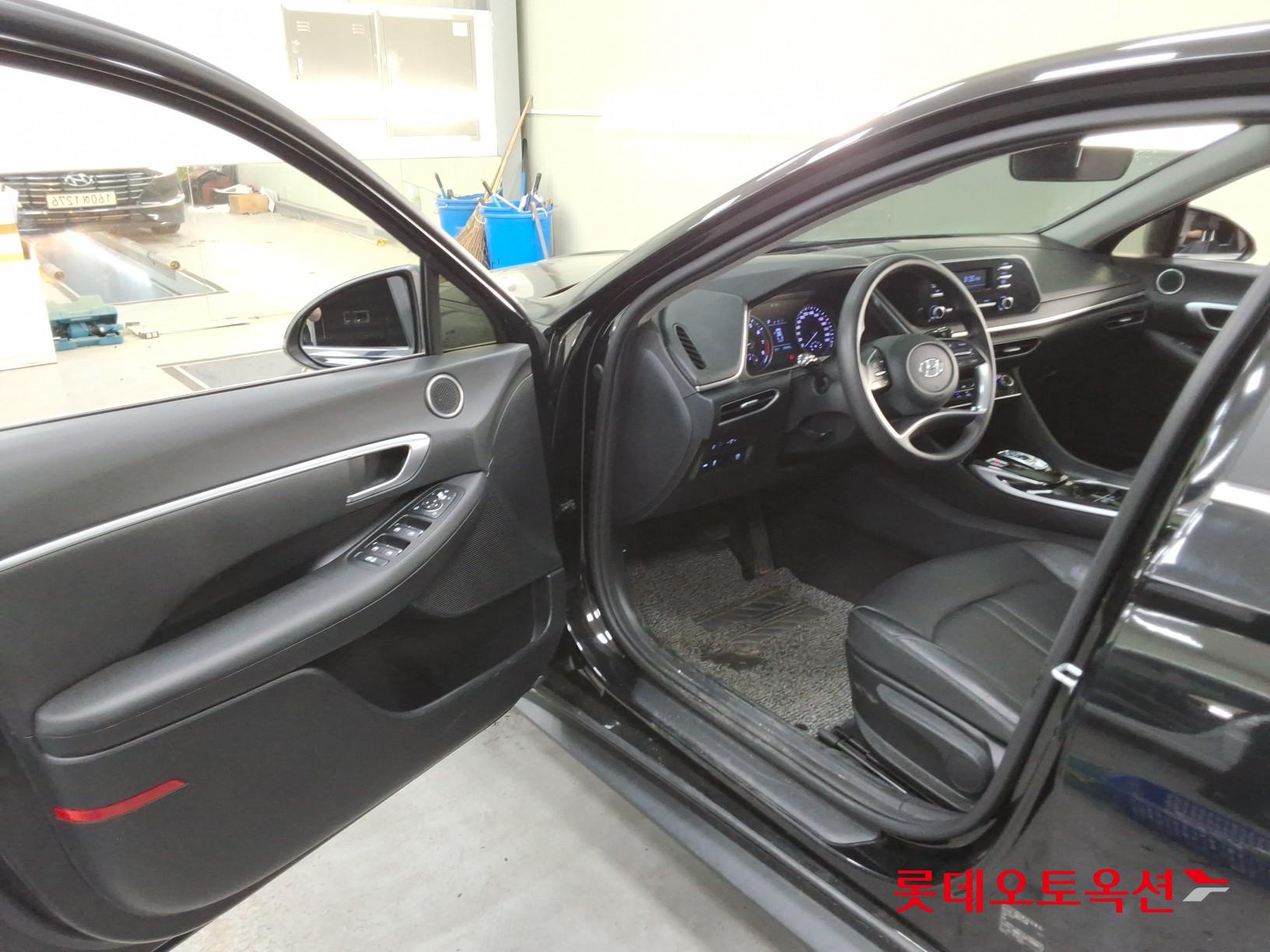 Hyundai Sonata - 35