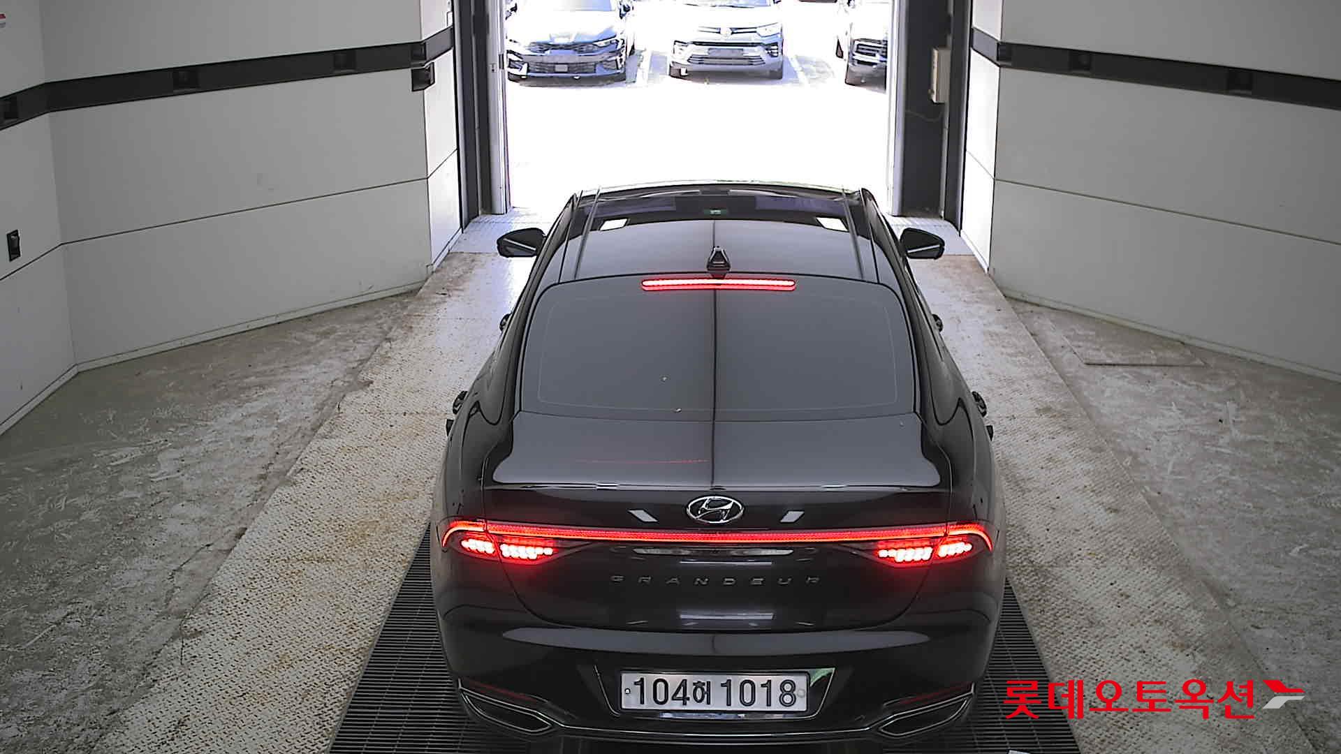 Hyundai Grandeur - 17