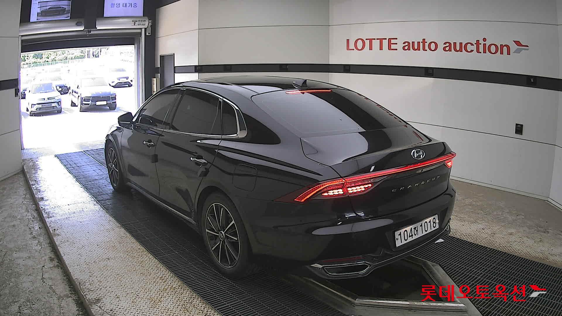 Hyundai Grandeur - 4