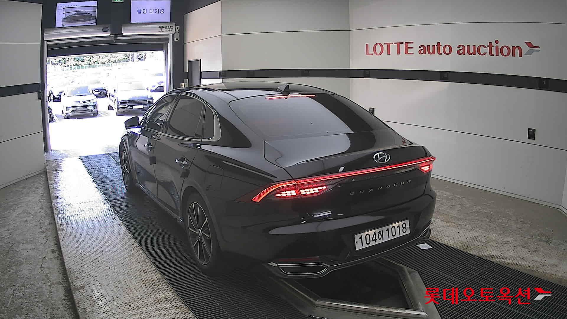 Hyundai Grandeur - 16