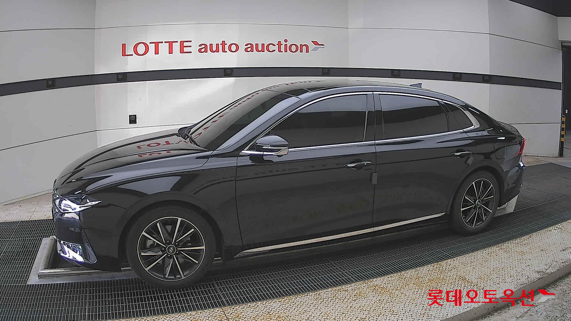 Hyundai Grandeur - 12