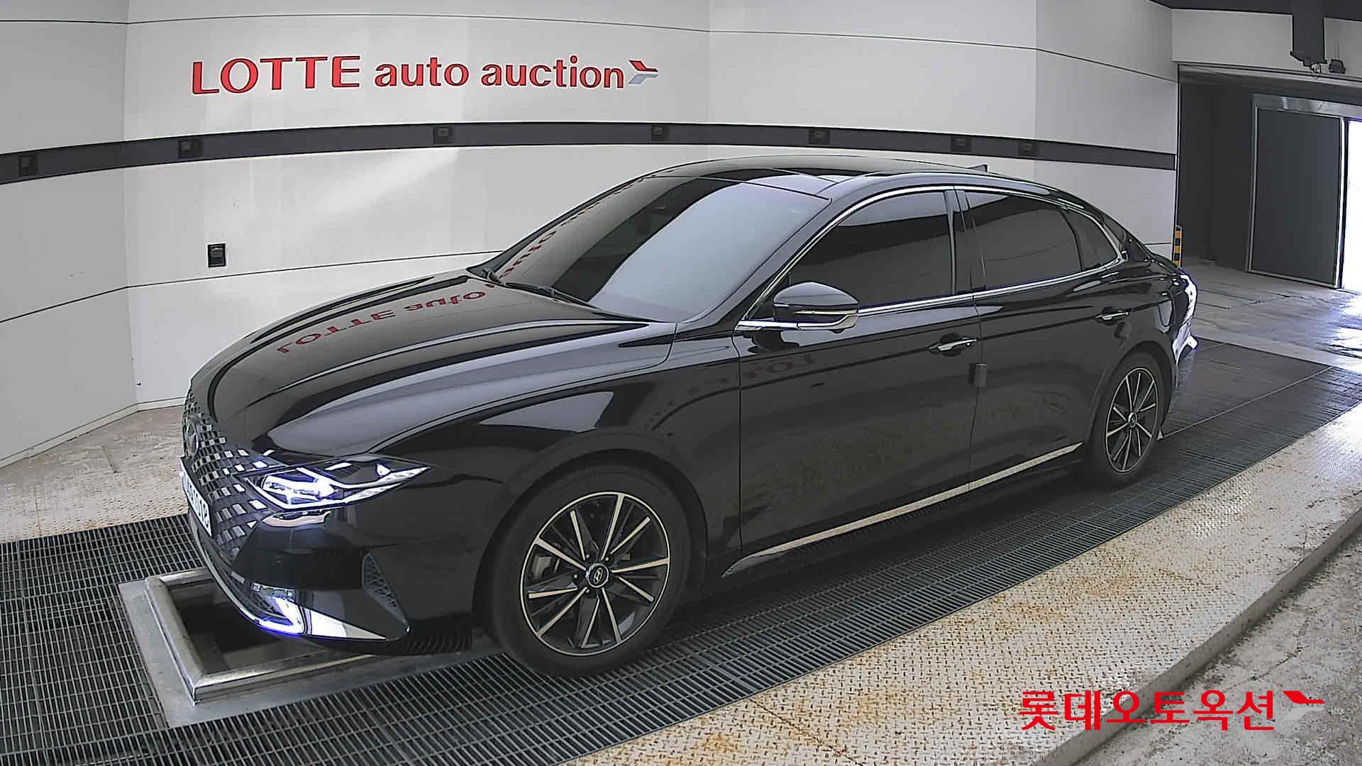 Hyundai Grandeur - 11