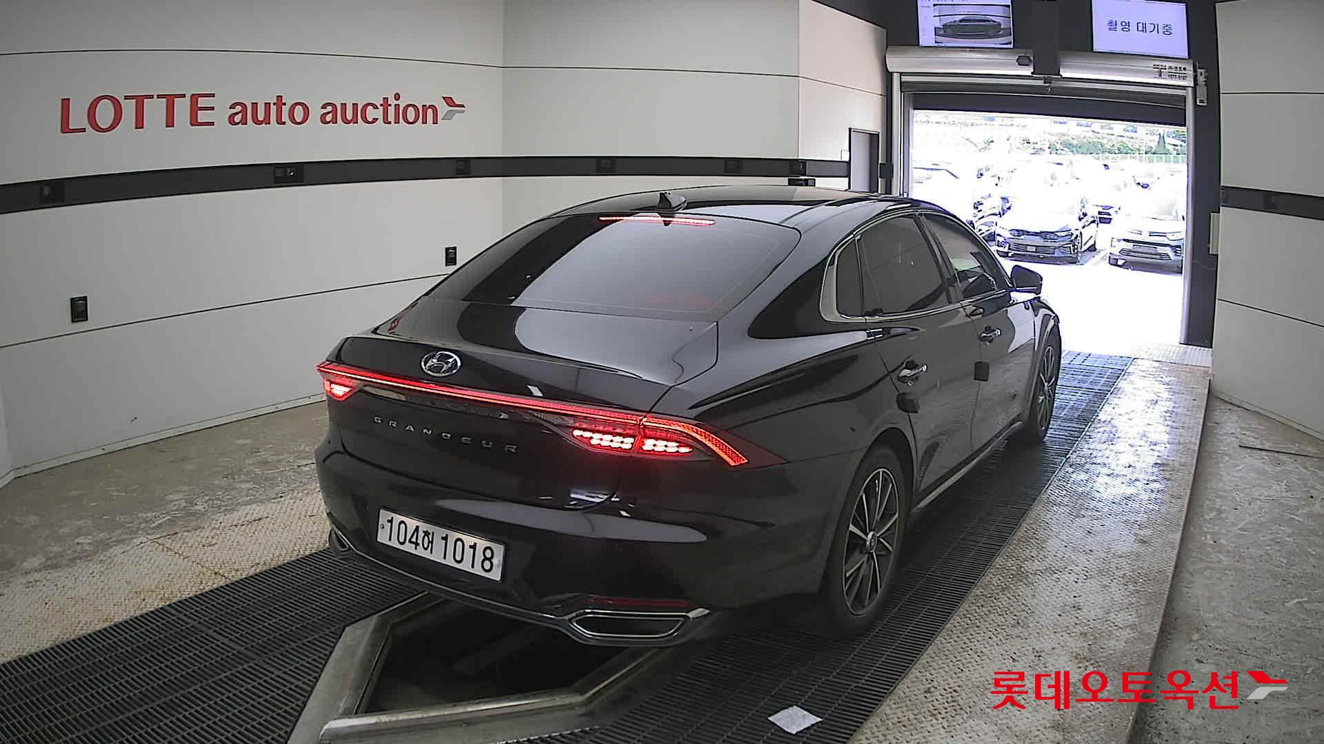 Hyundai Grandeur - 18