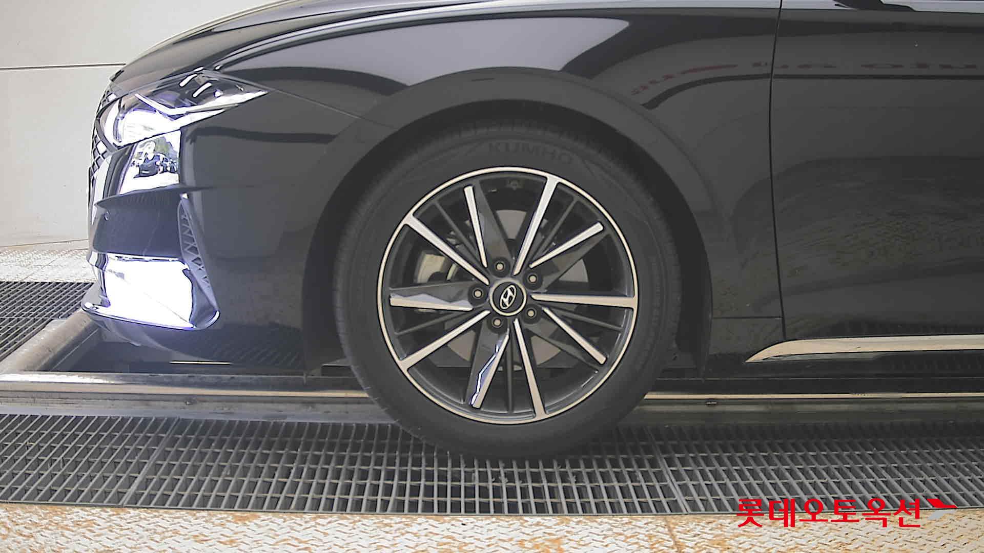 Hyundai Grandeur - 25