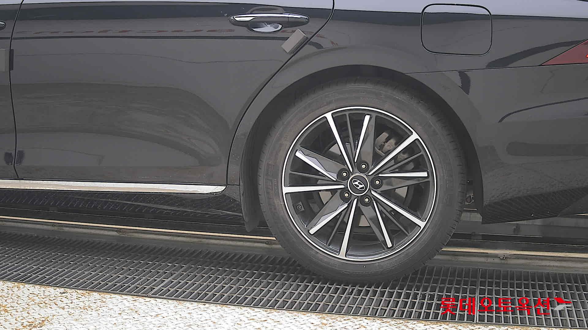 Hyundai Grandeur - 26