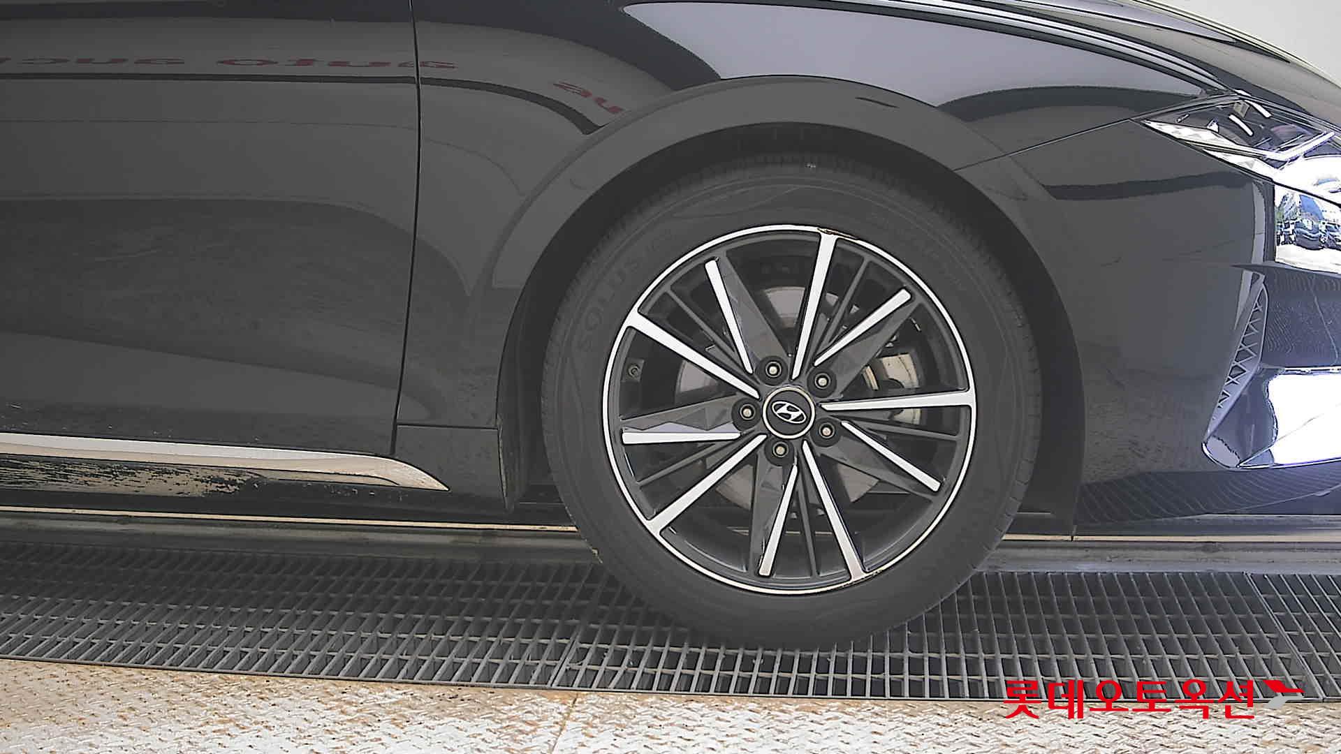 Hyundai Grandeur - 27