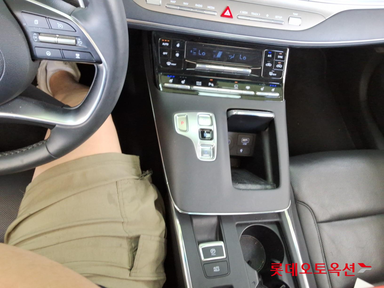 Hyundai Grandeur - 34