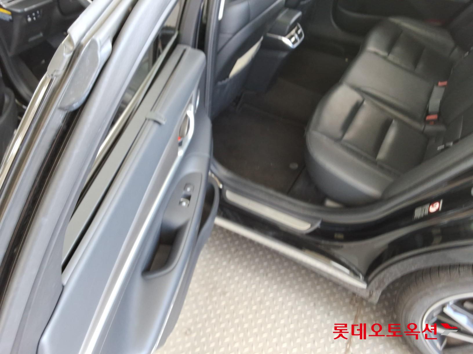 Hyundai Grandeur - 38